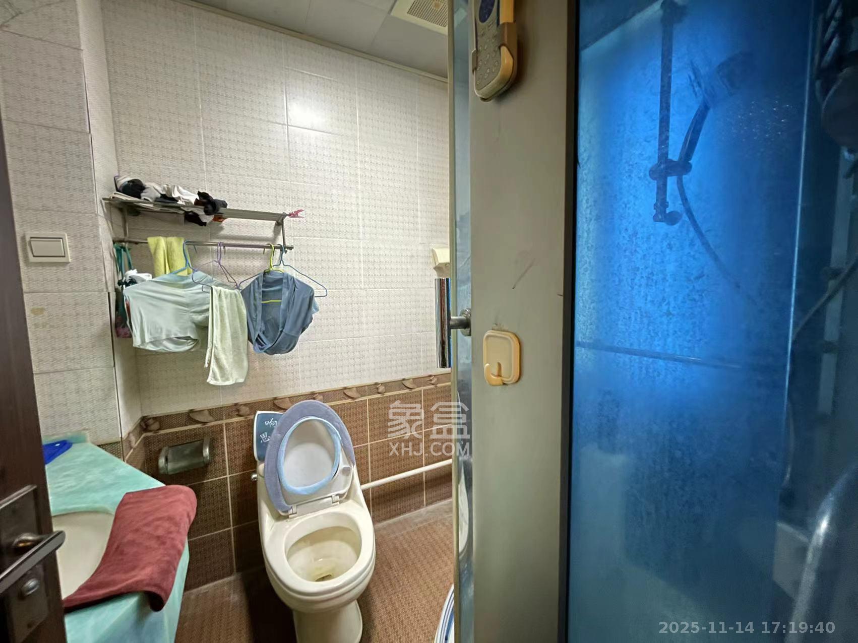 众立小区 1室2厅1卫 3200.0元/月 众立小区 1室2厅1卫 3200.0元/月室内图