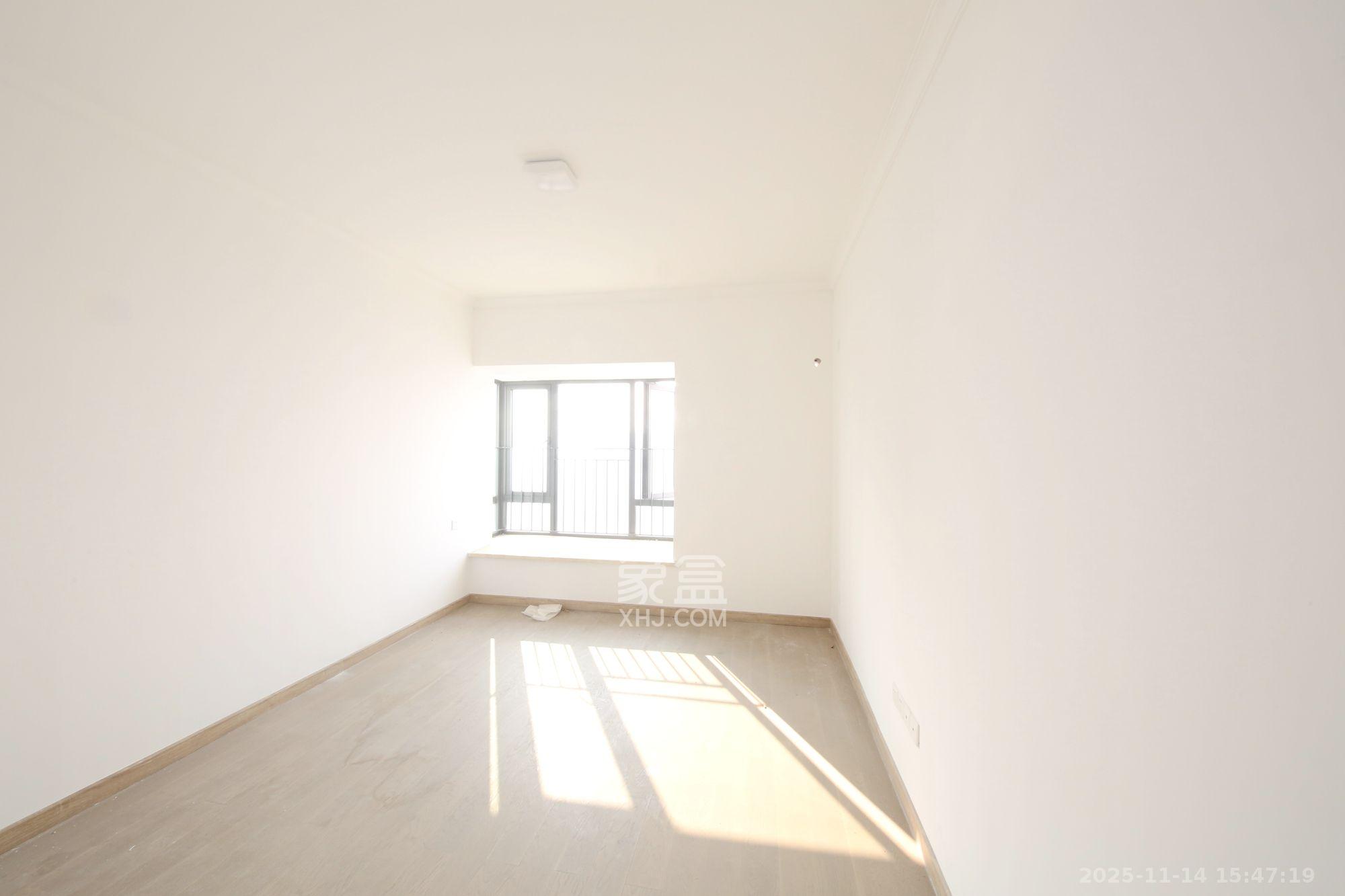 富力芙蓉新天地 4室2厅1卫 3500.0元/月 富力芙蓉新天地 4室2厅1卫 3500.0元/月室内图