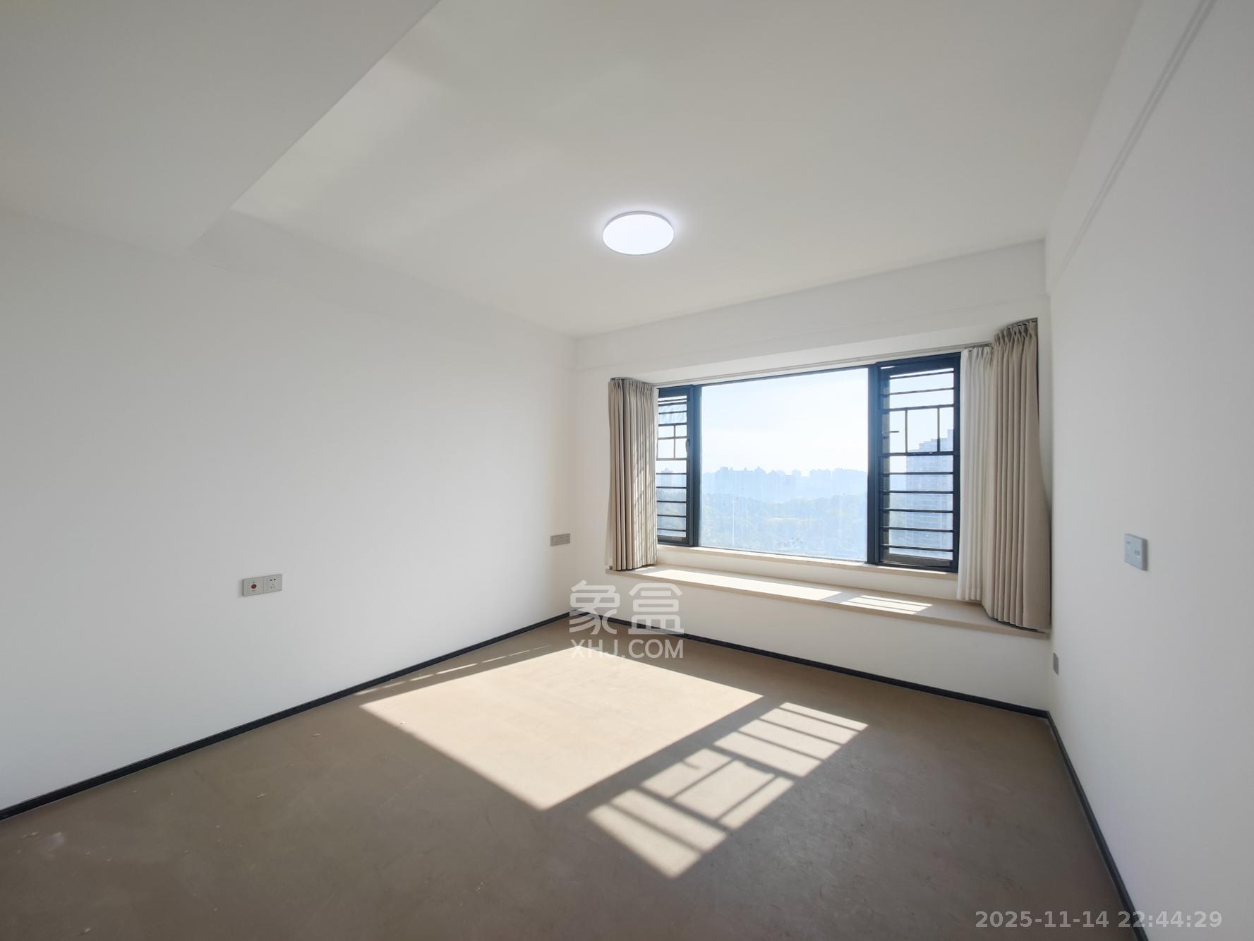 中海星樾府  3室2厅2卫    162.0万卧室