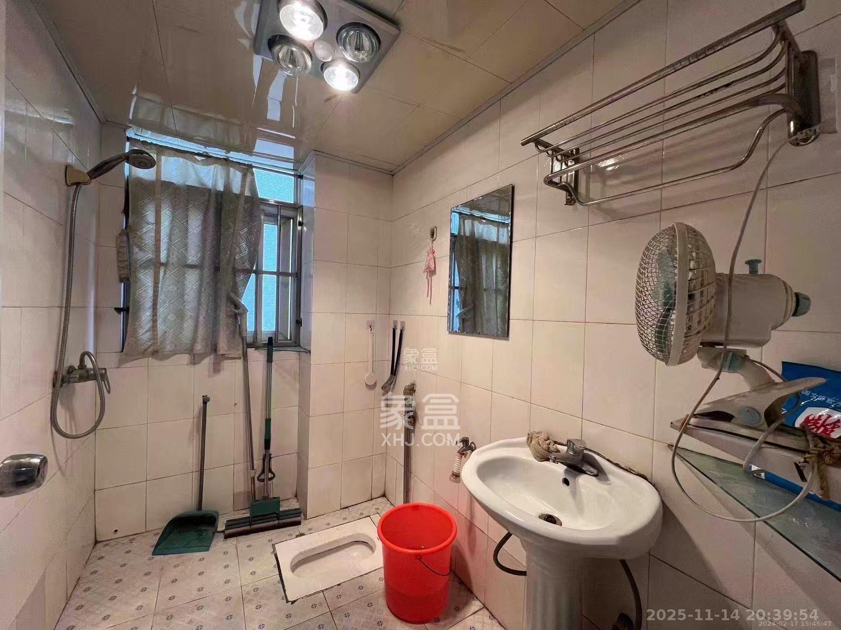 金碧文华 1室2厅1卫 2000.0元/月 金碧文华 1室2厅1卫 2000.0元/月室内图