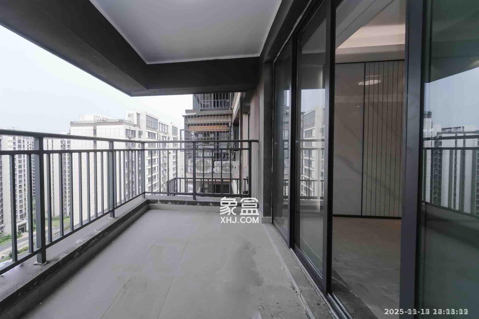 荣盛城 3室2厅2卫 1800.0元/月 荣盛城 3室2厅2卫 1800.0元/月室内图