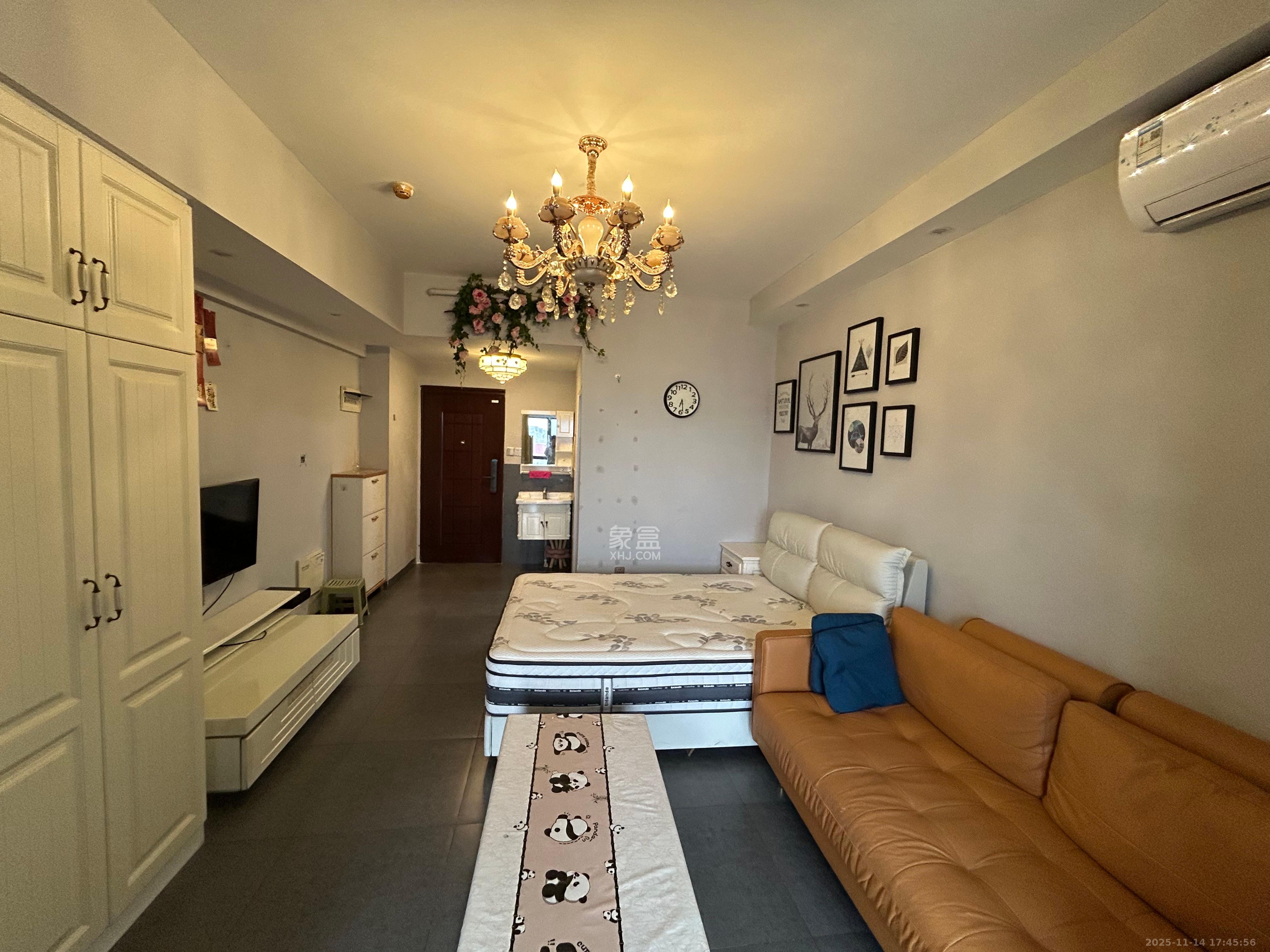 富兴旺角  1室1厅1卫    1500.0元/月