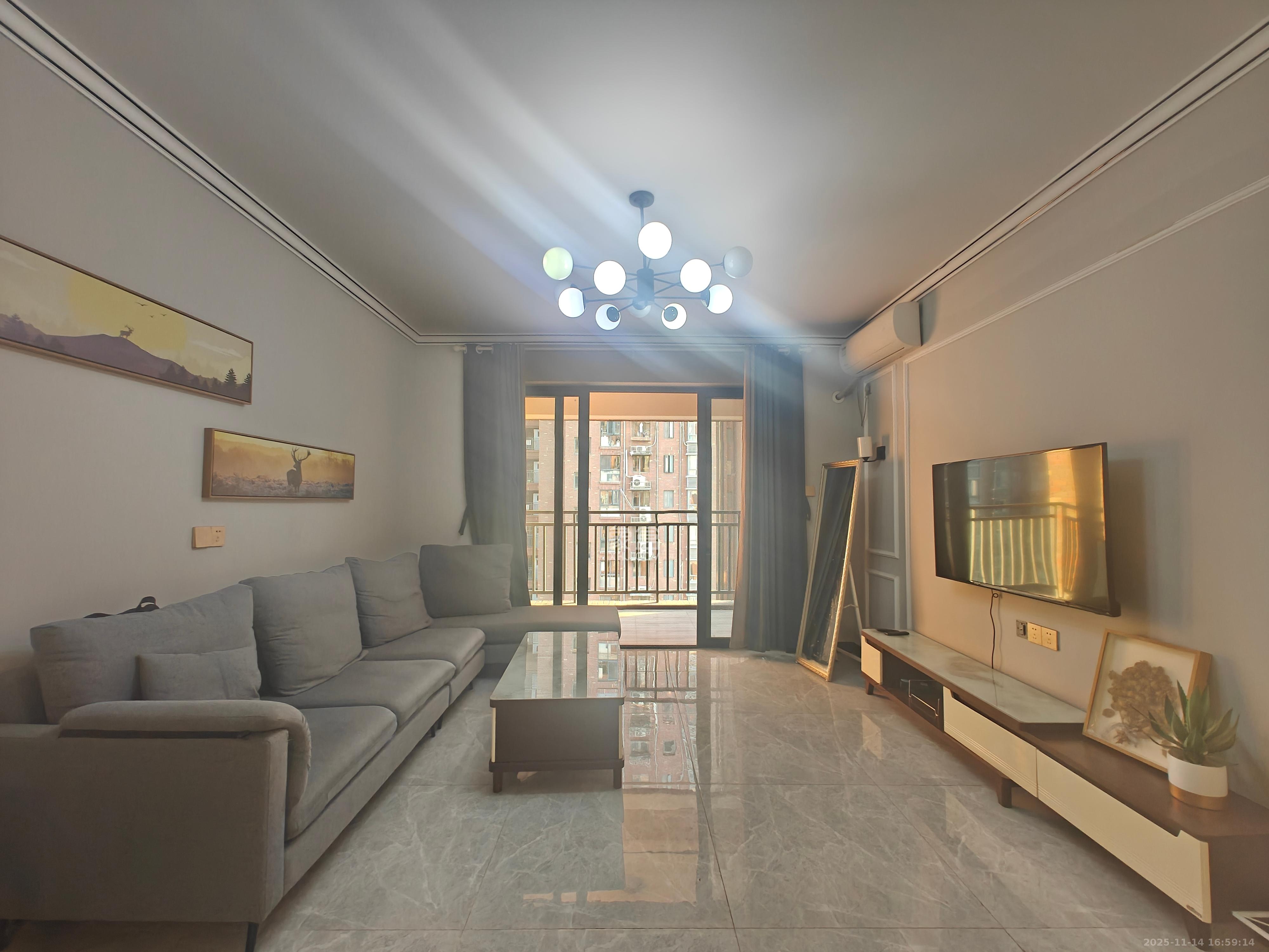 半山壹号  3室2厅2卫    2800.0元/月