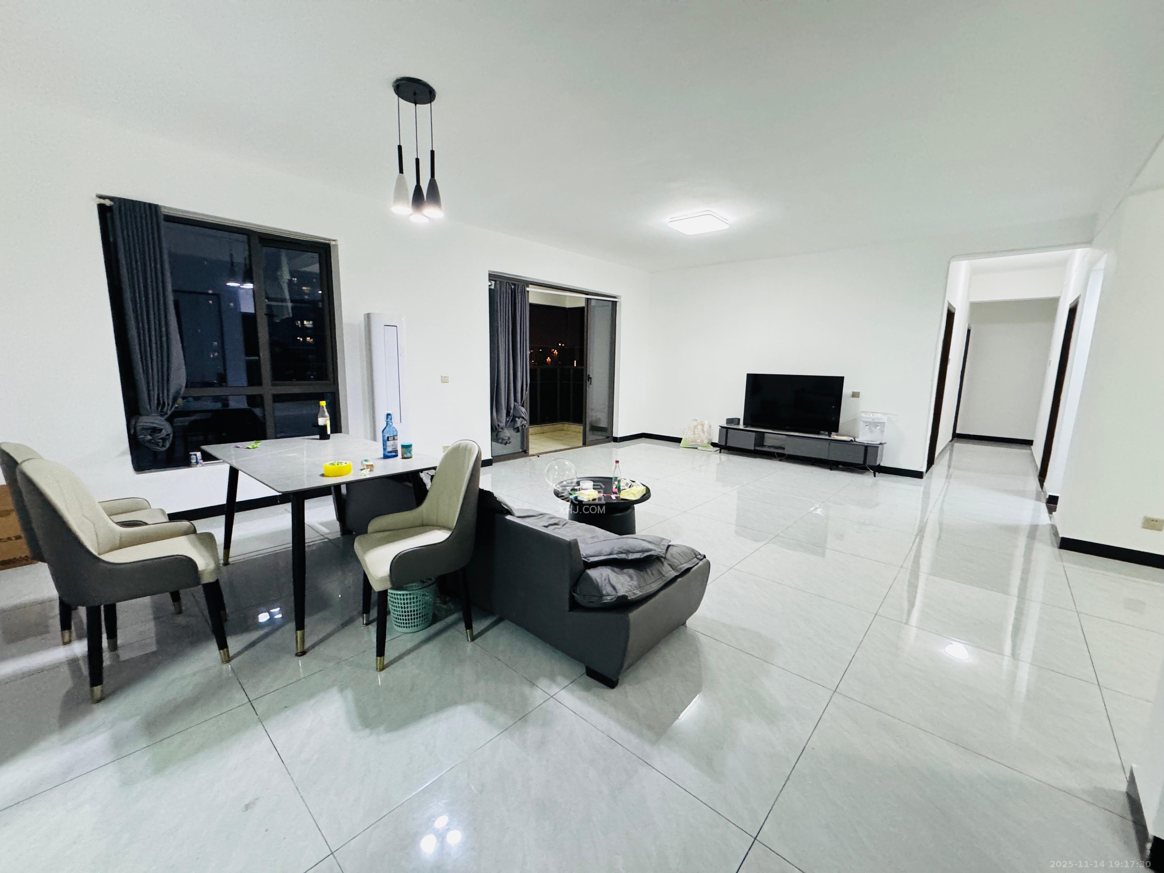 通用时代国际社区  4室2厅2卫    4800.0元/月