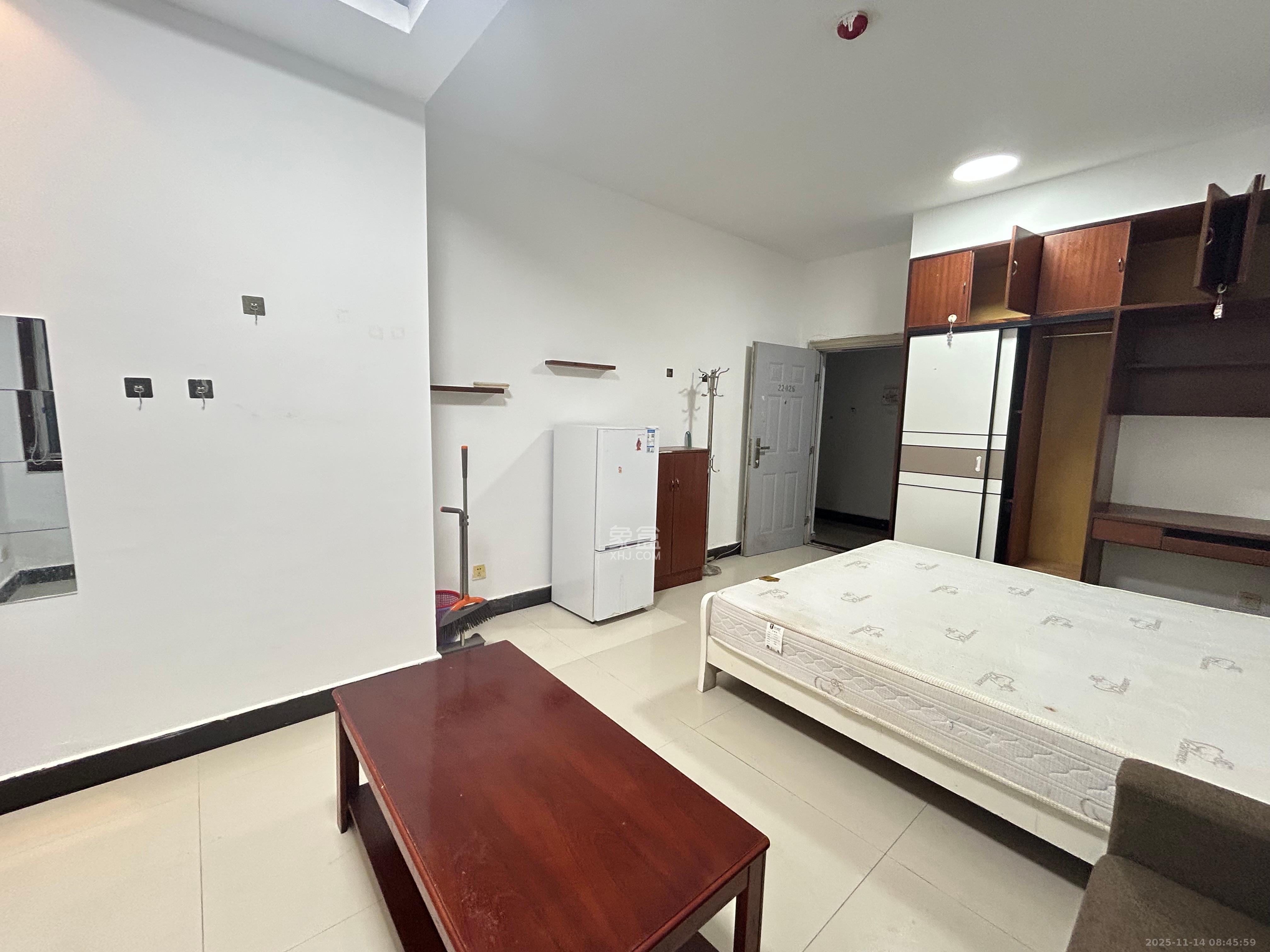 东方新世界  1室1厅1卫    1200.0元/月室内图