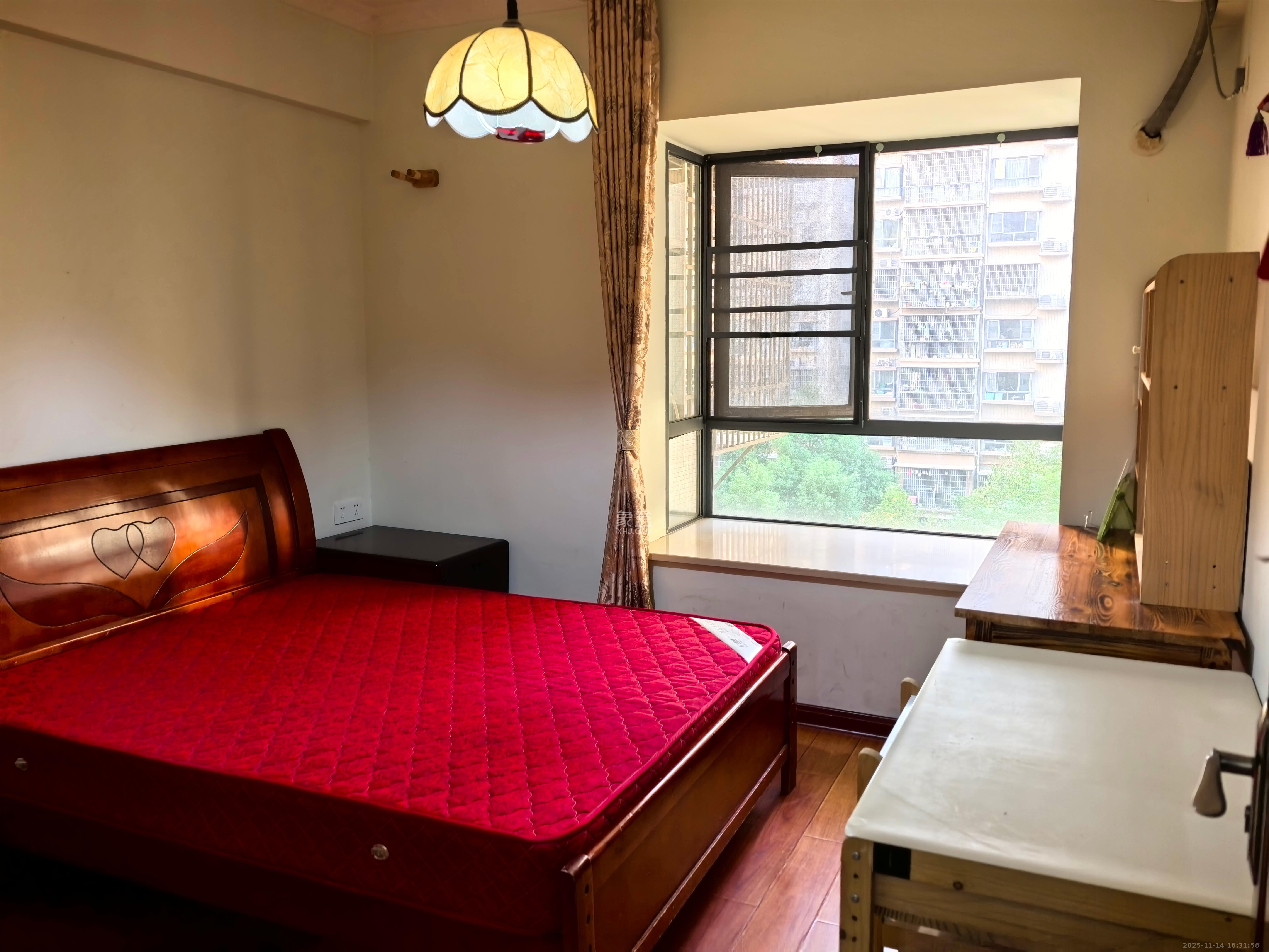 茶山馨苑  3室2厅2卫    3000.0元/月室内图