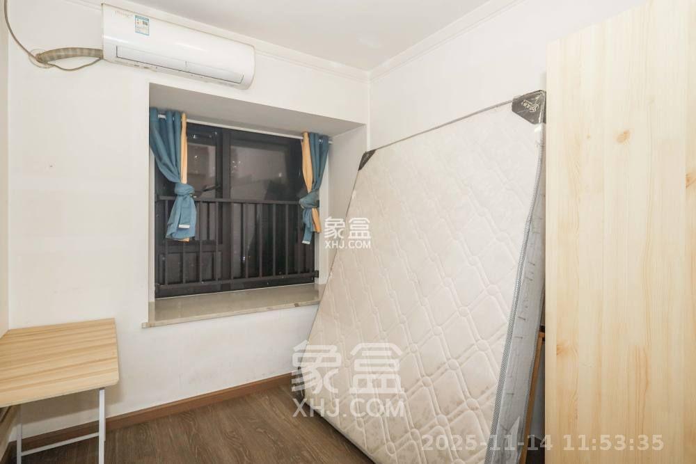 招商华发依云曦城 4室2厅2卫 2600.0元/月 招商华发依云曦城 4室2厅2卫 2600.0元/月室内图