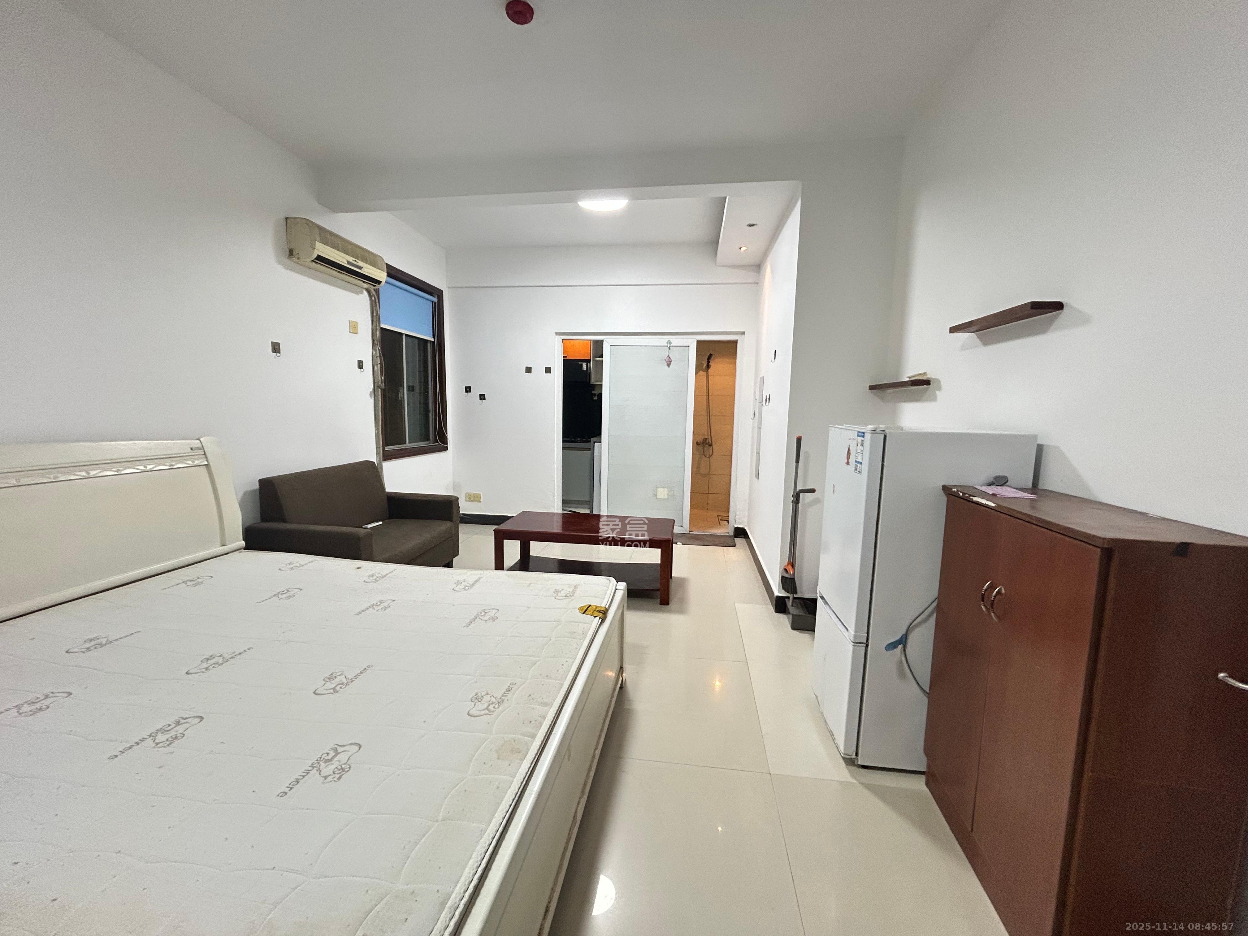 东方新世界  1室1厅1卫    1200.0元/月室内图