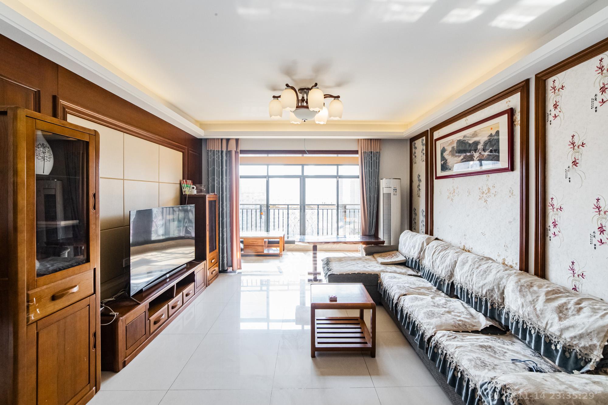 珠江郦城公园1号  3室2厅2卫    180.0万