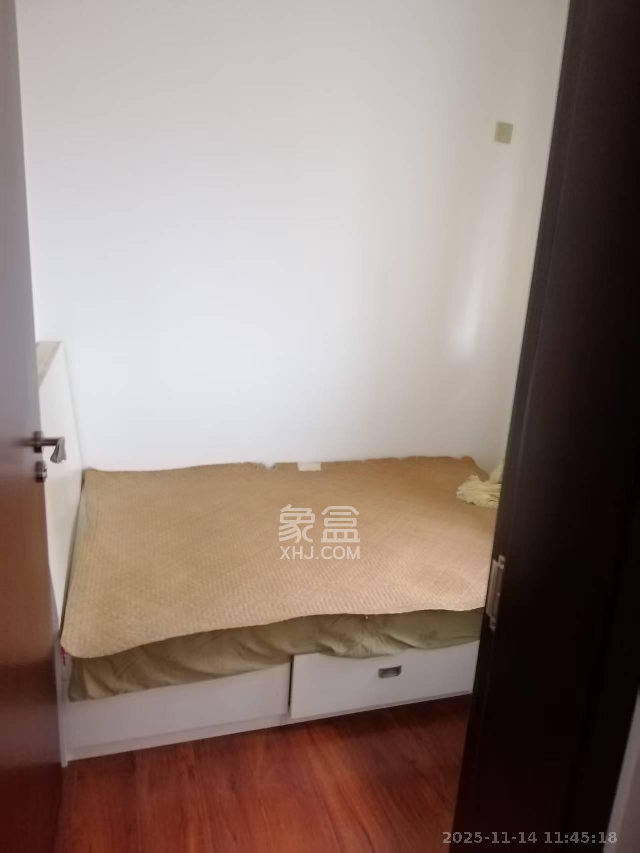 好莱城（弘德西街）  2室1厅1卫    2000.0元/月室内图