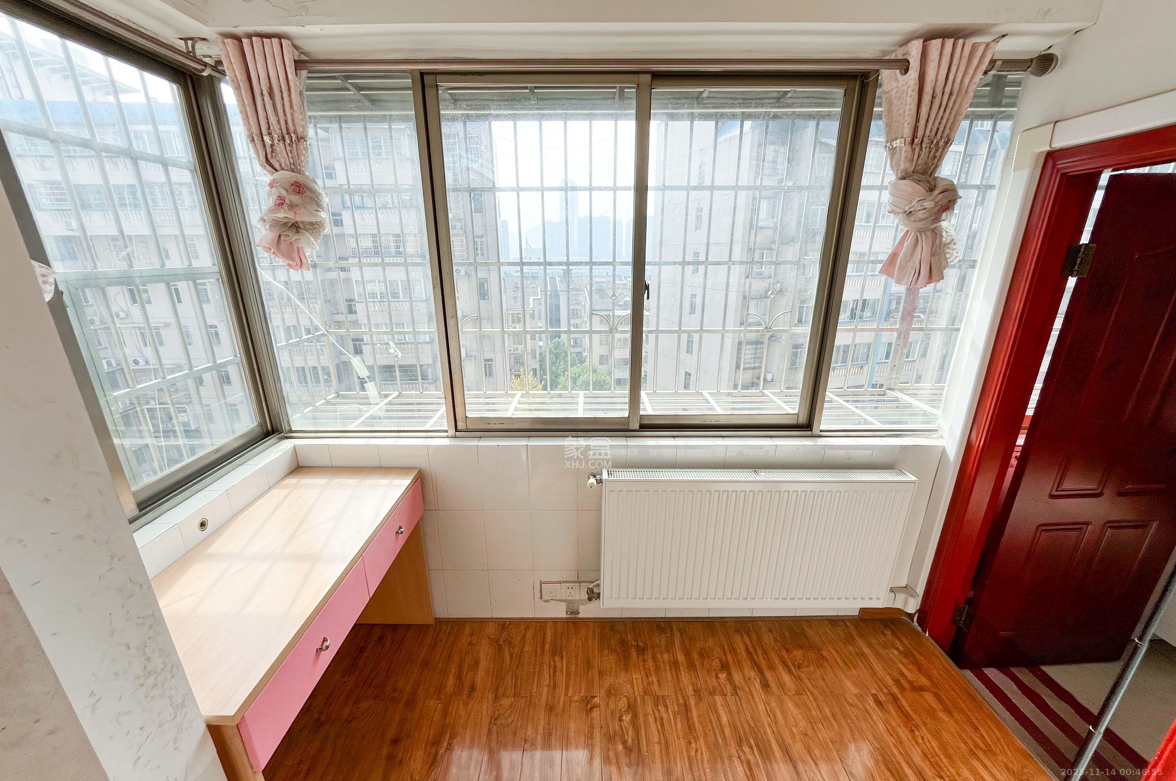 麓谷雅园  4室2厅2卫    90.0万其他