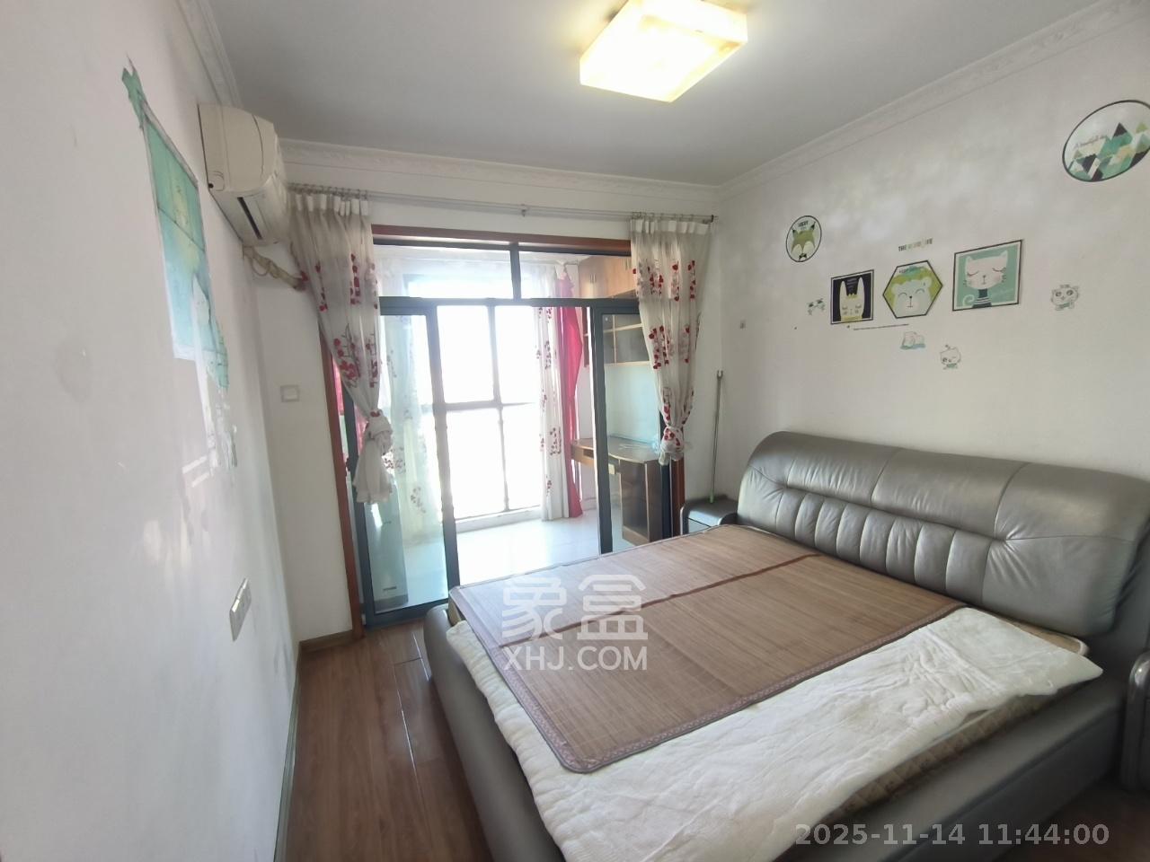 巢之恋 3室2厅2卫 2200.0元/月 巢之恋 3室2厅2卫 2200.0元/月室内图