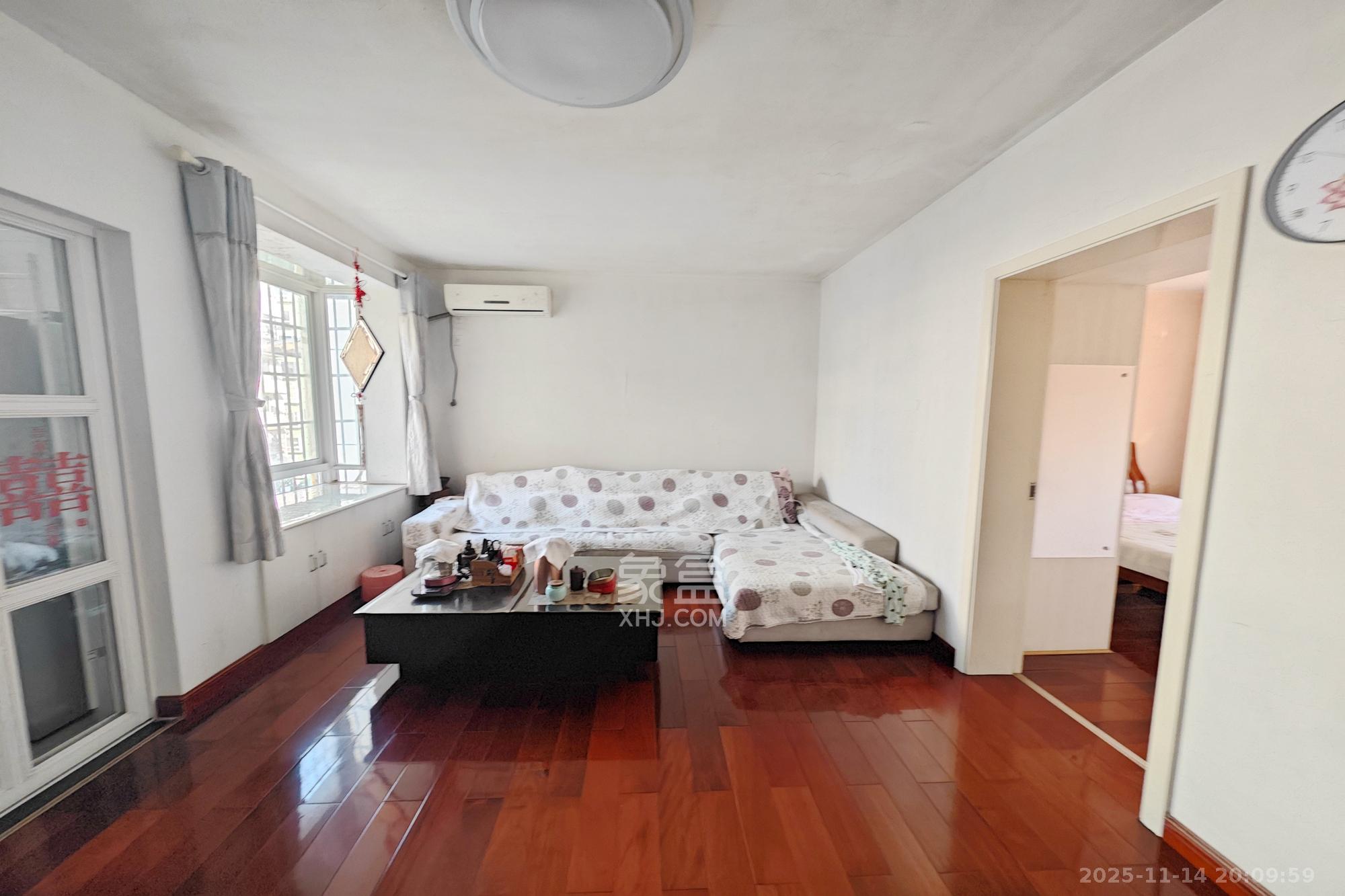 长钢社区(半边山宿舍区) 2室1厅1卫 36.0万 长钢社区(半边山宿舍区) 2室1厅1卫 36.0万客厅