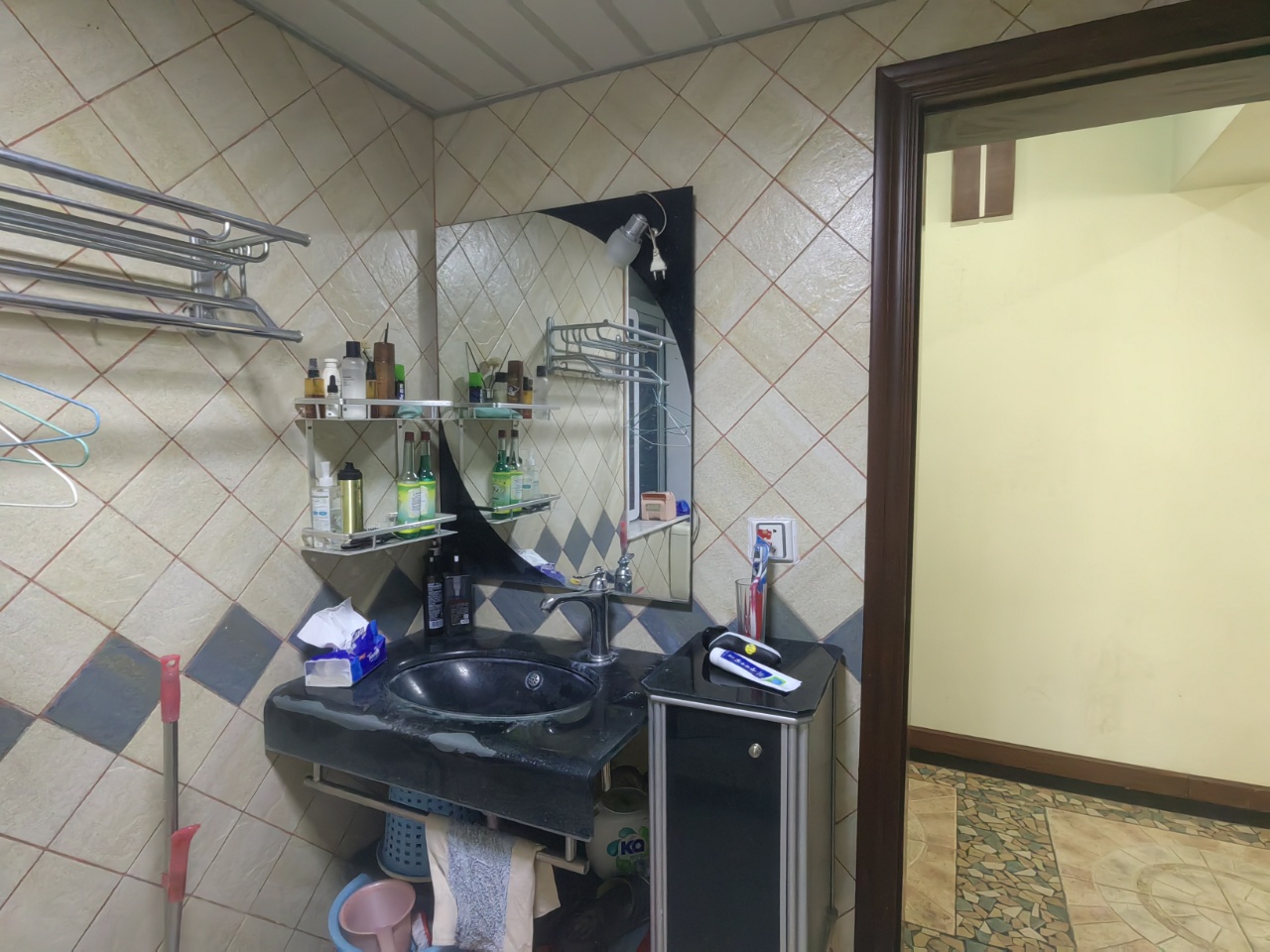 置地花园  3室2厅2卫    4700.0元/月室内图