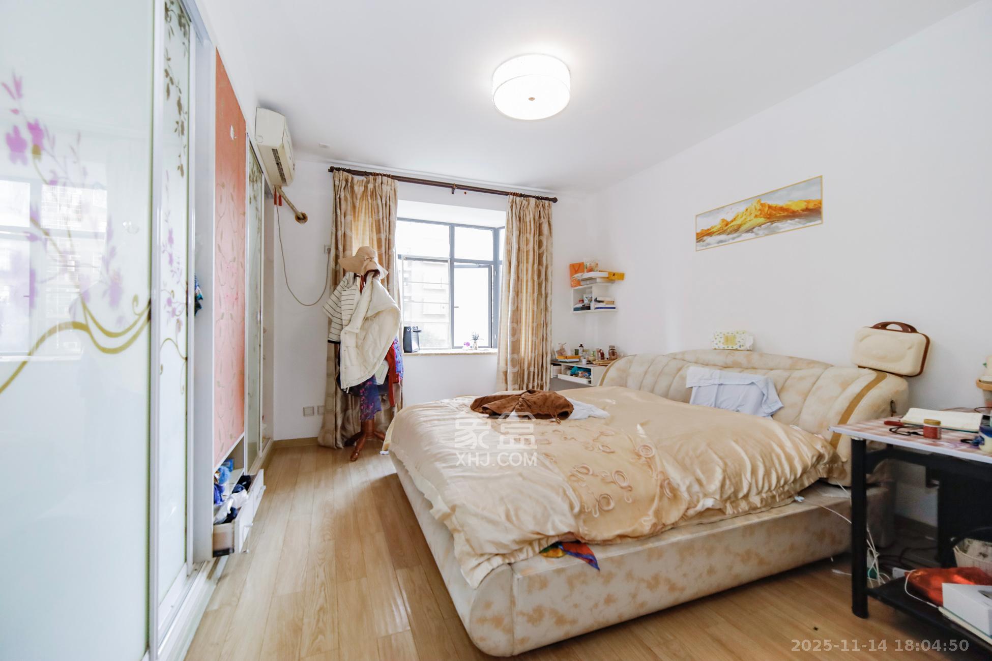 恒盛世家  3室2厅2卫    115.0万卧室