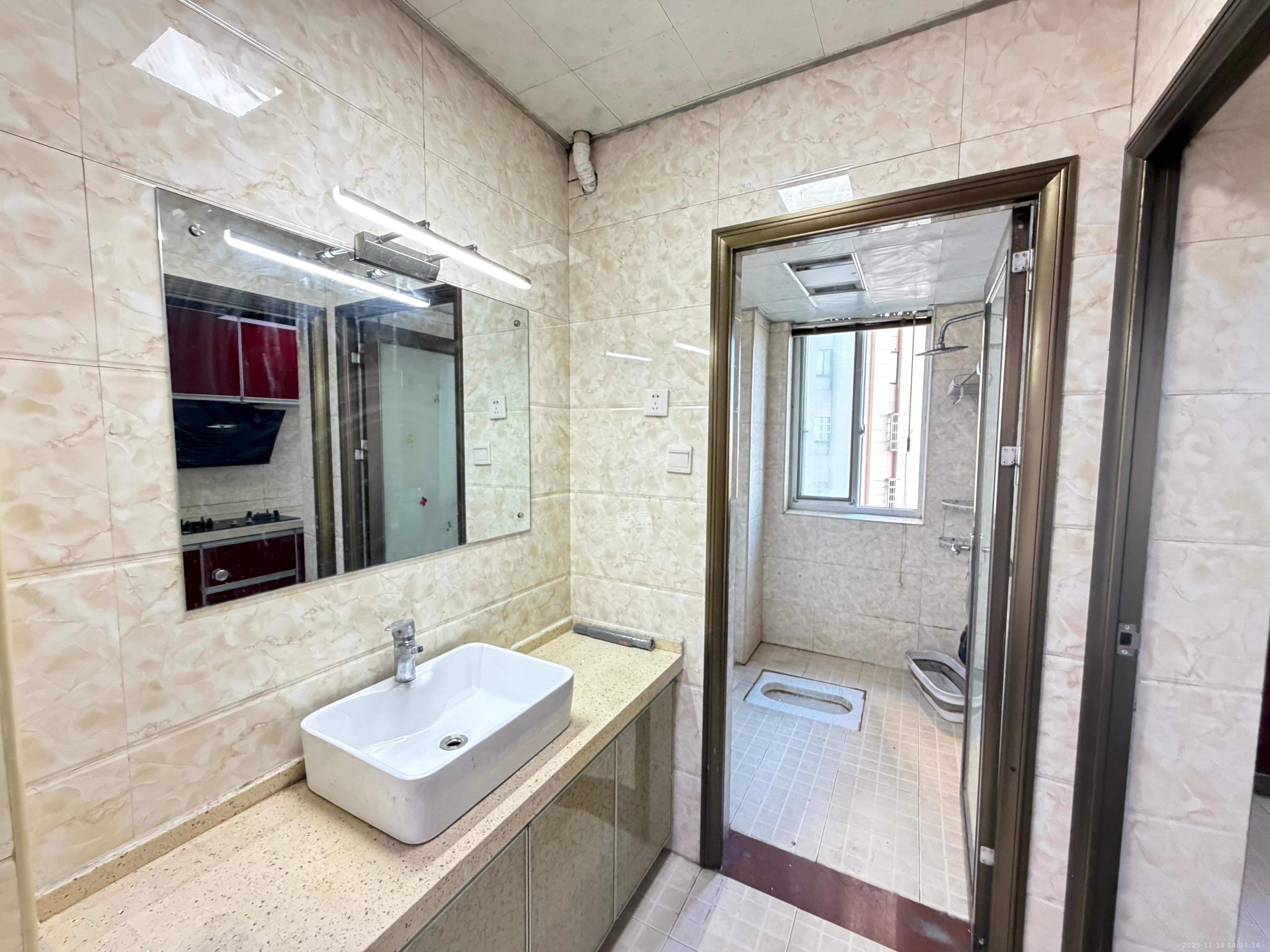 爱琴海岸 3室2厅2卫 1800.0元/月 爱琴海岸 3室2厅2卫 1800.0元/月室内图