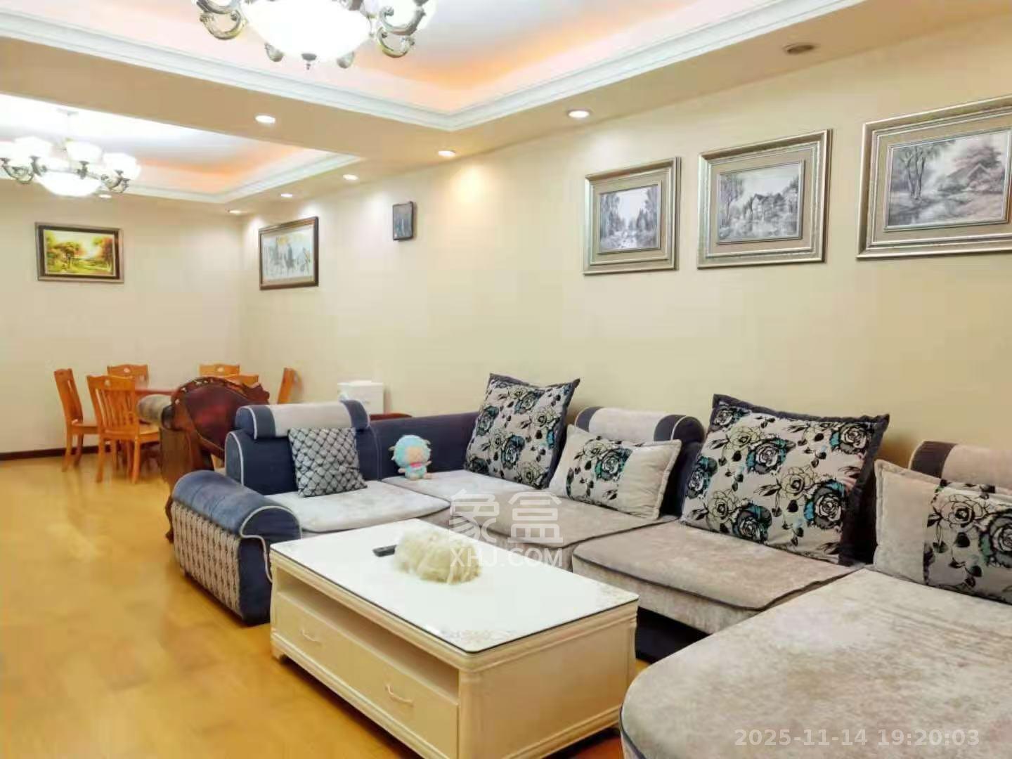 盛世美居荷园 3室2厅2卫 3900.0元/月 盛世美居荷园 3室2厅2卫 3900.0元/月室内图