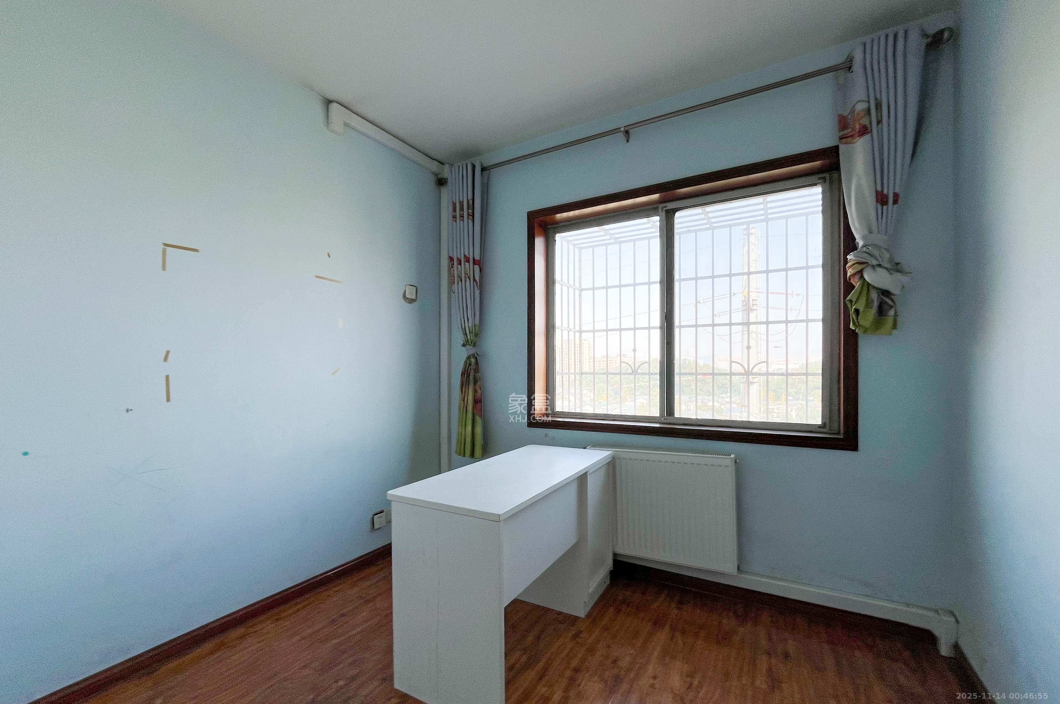 麓谷雅园  4室2厅2卫    90.0万其他