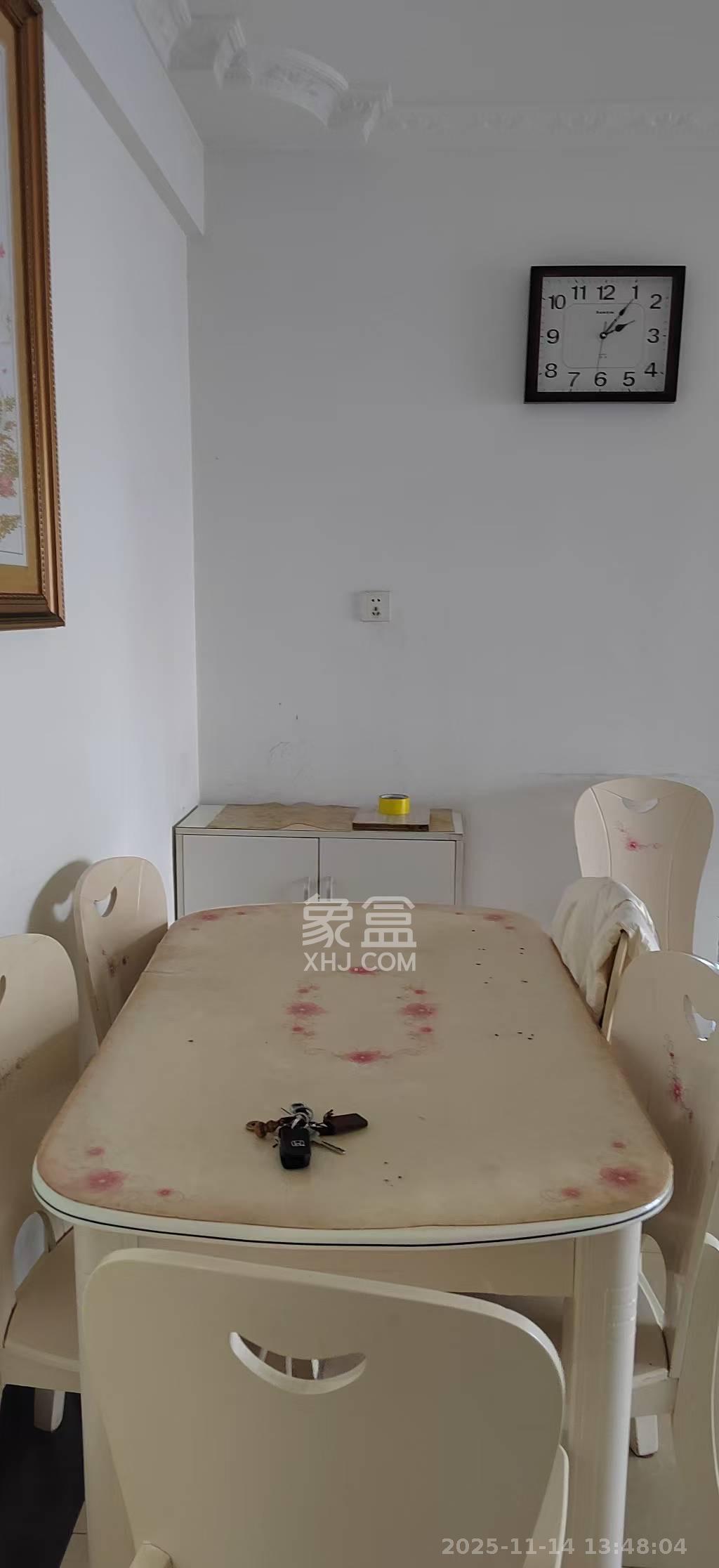 盛地春天里  3室2厅1卫    1400.0元/月室内图