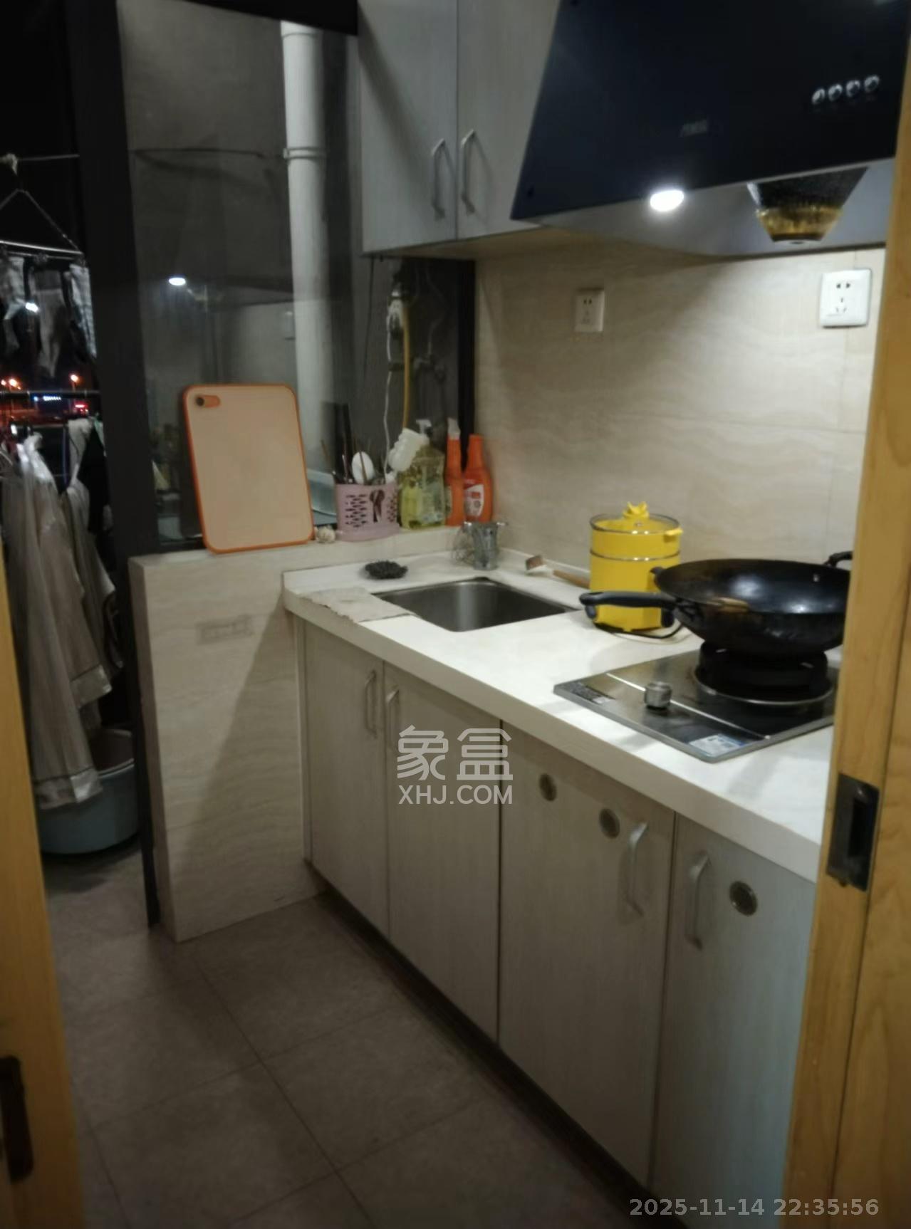 旭辉藏郡（藏郡、旭湘华府)  1室1厅1卫    1400.0元/月