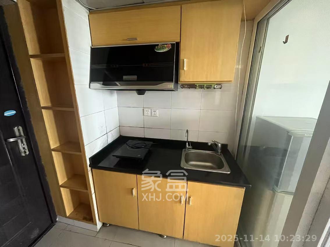 2076至高点  1室1厅1卫    1400.0元/月室内图