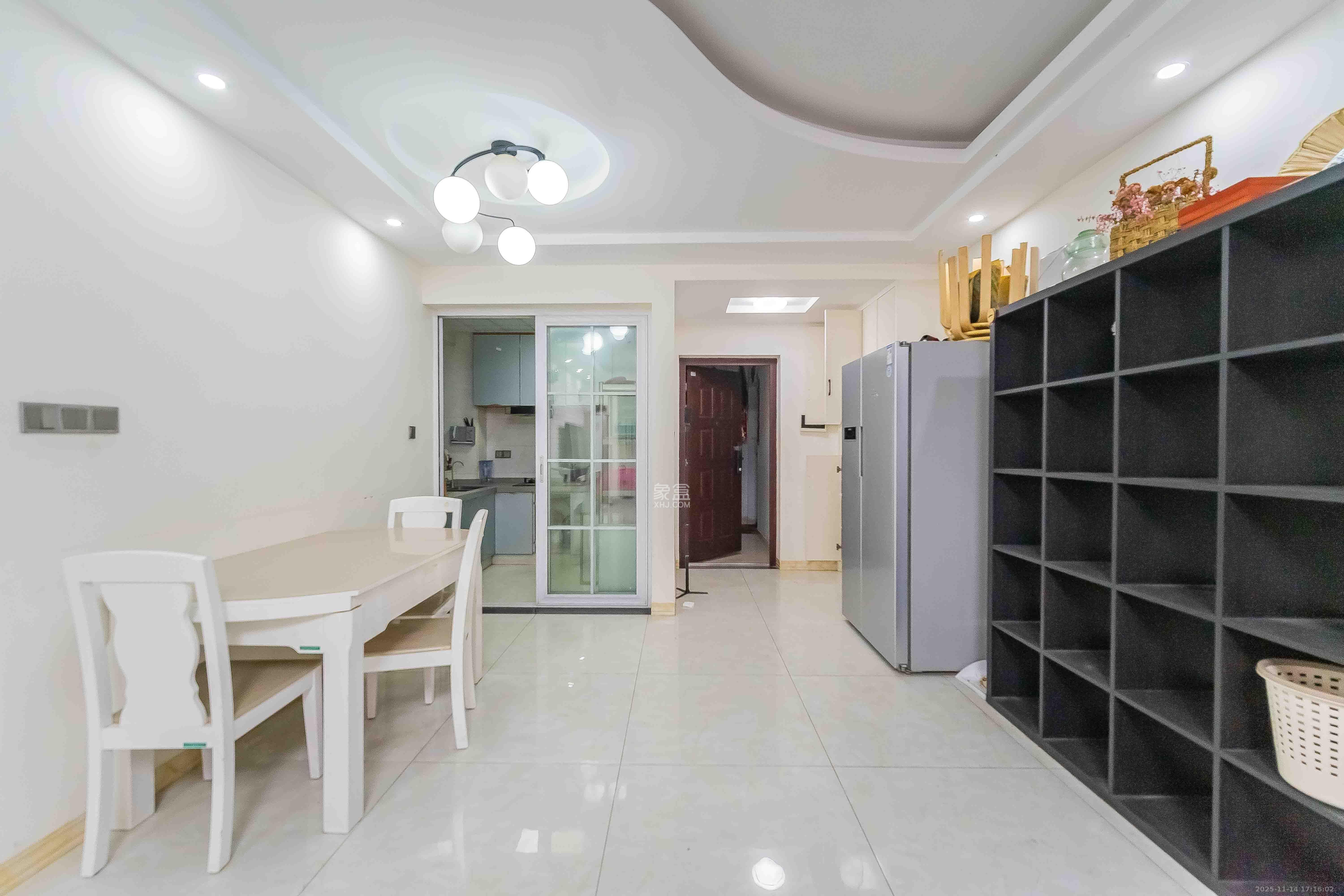 绿地之窗 3室2厅2卫 2500.0元/月 绿地之窗 3室2厅2卫 2500.0元/月室内图