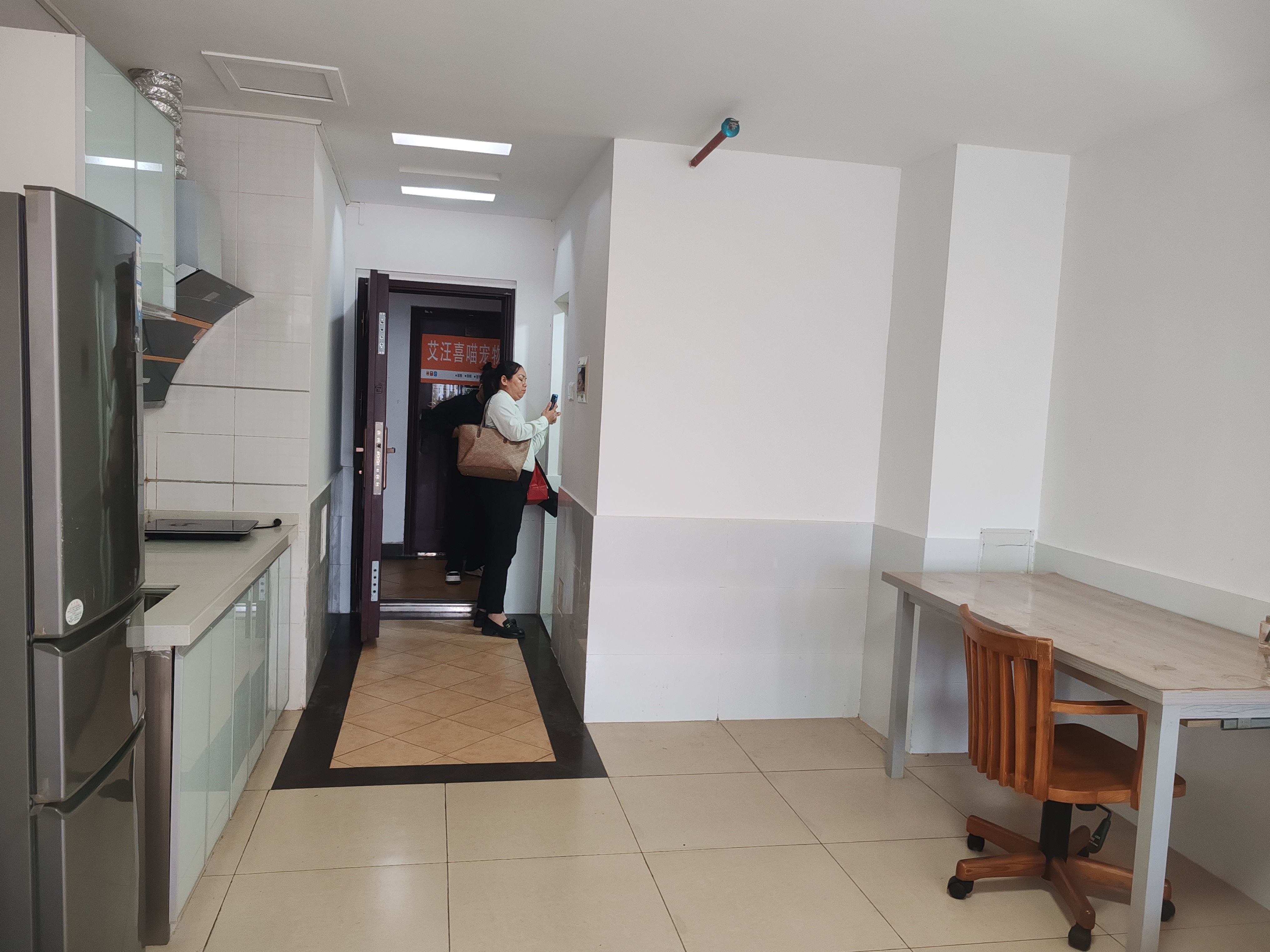 帝国大厦 1室1厅1卫 1500.0元/月 帝国大厦 1室1厅1卫 1500.0元/月室内图