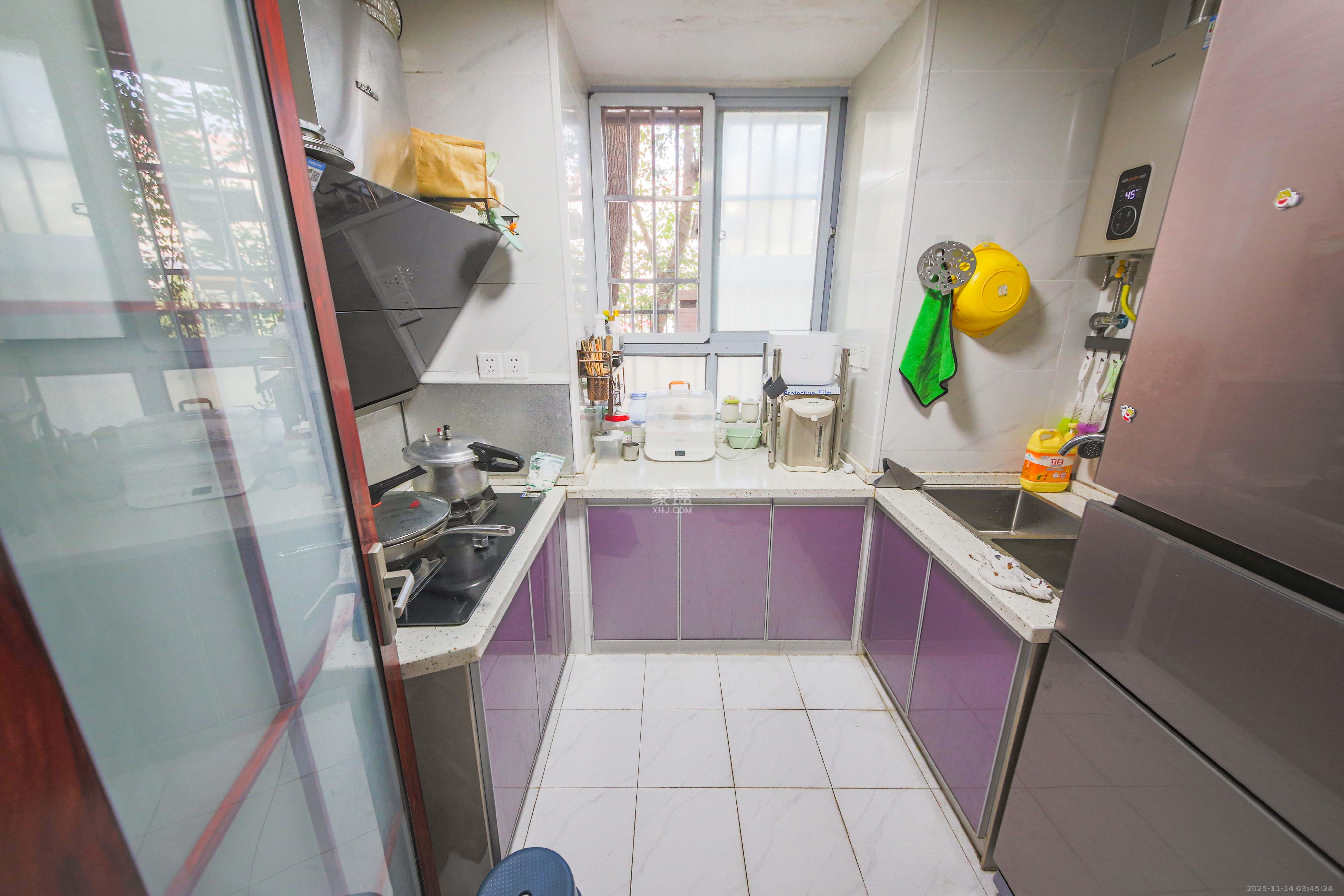 市委党校宿舍区 2室2厅1卫 55.0万 市委党校宿舍区 2室2厅1卫 55.0万厨房