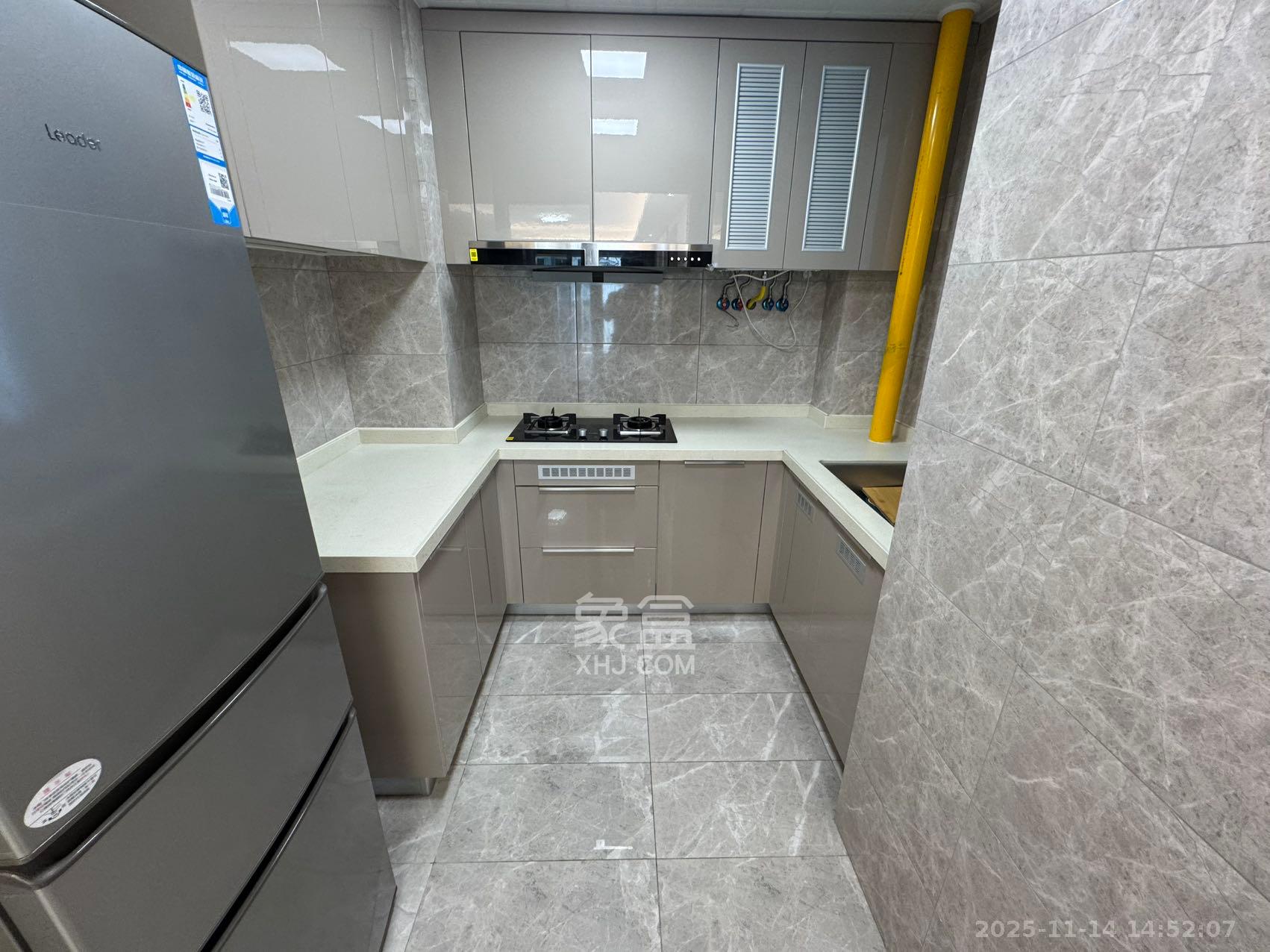 旭辉雨花郡  3室2厅2卫    3600.0元/月室内图