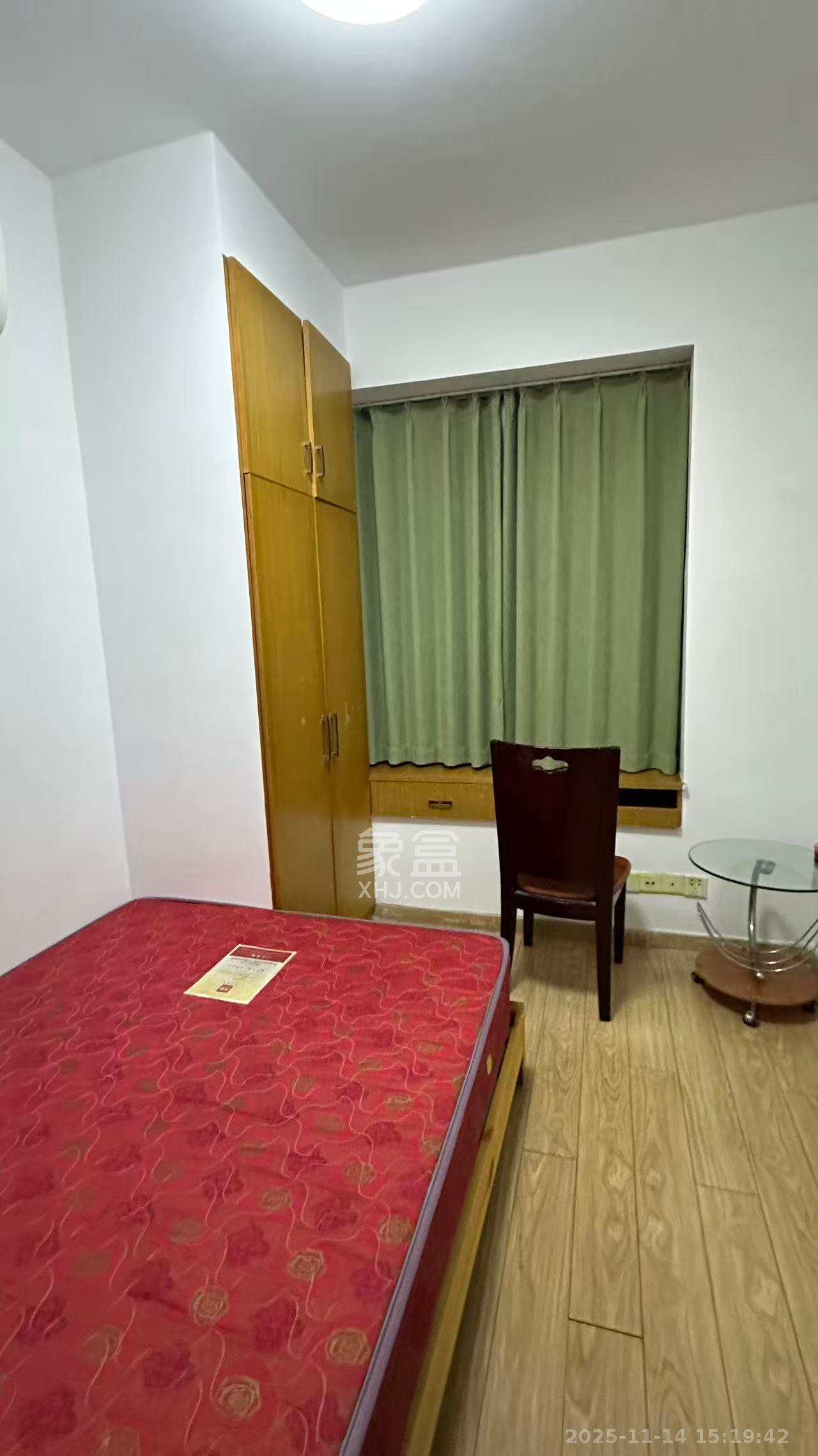 麓谷加州阳光  1室1厅1卫    650.0元/月室内图