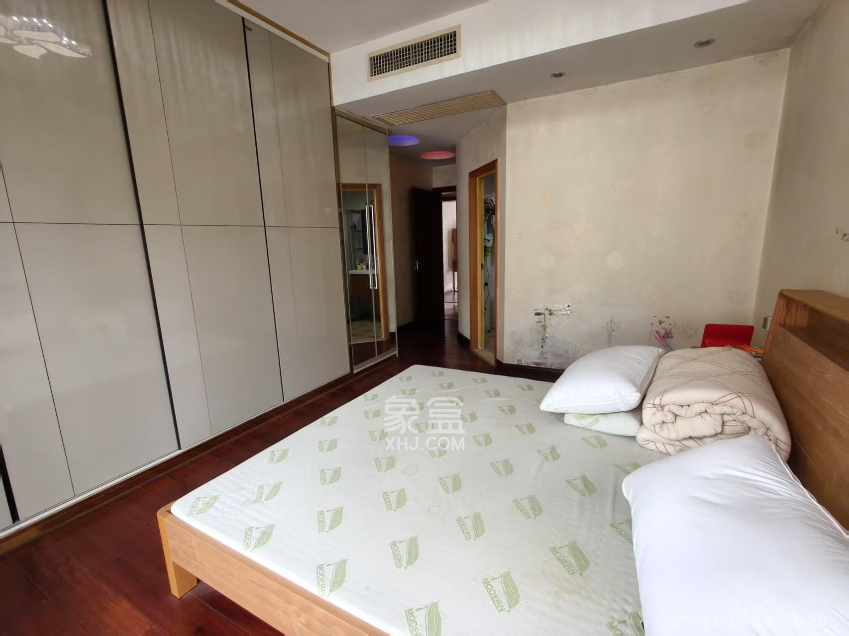 凯乐湘园 4室2厅2卫 3500.0元/月 凯乐湘园 4室2厅2卫 3500.0元/月室内图