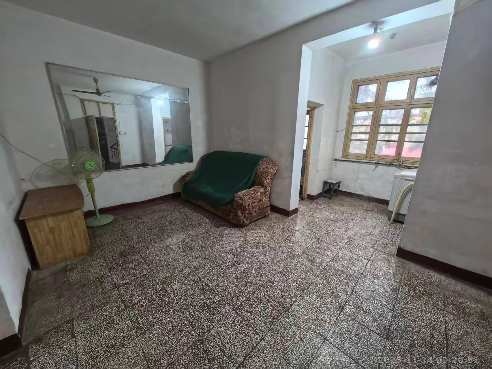 红旗北路散盘  2室1厅1卫    550.0元/月室内图