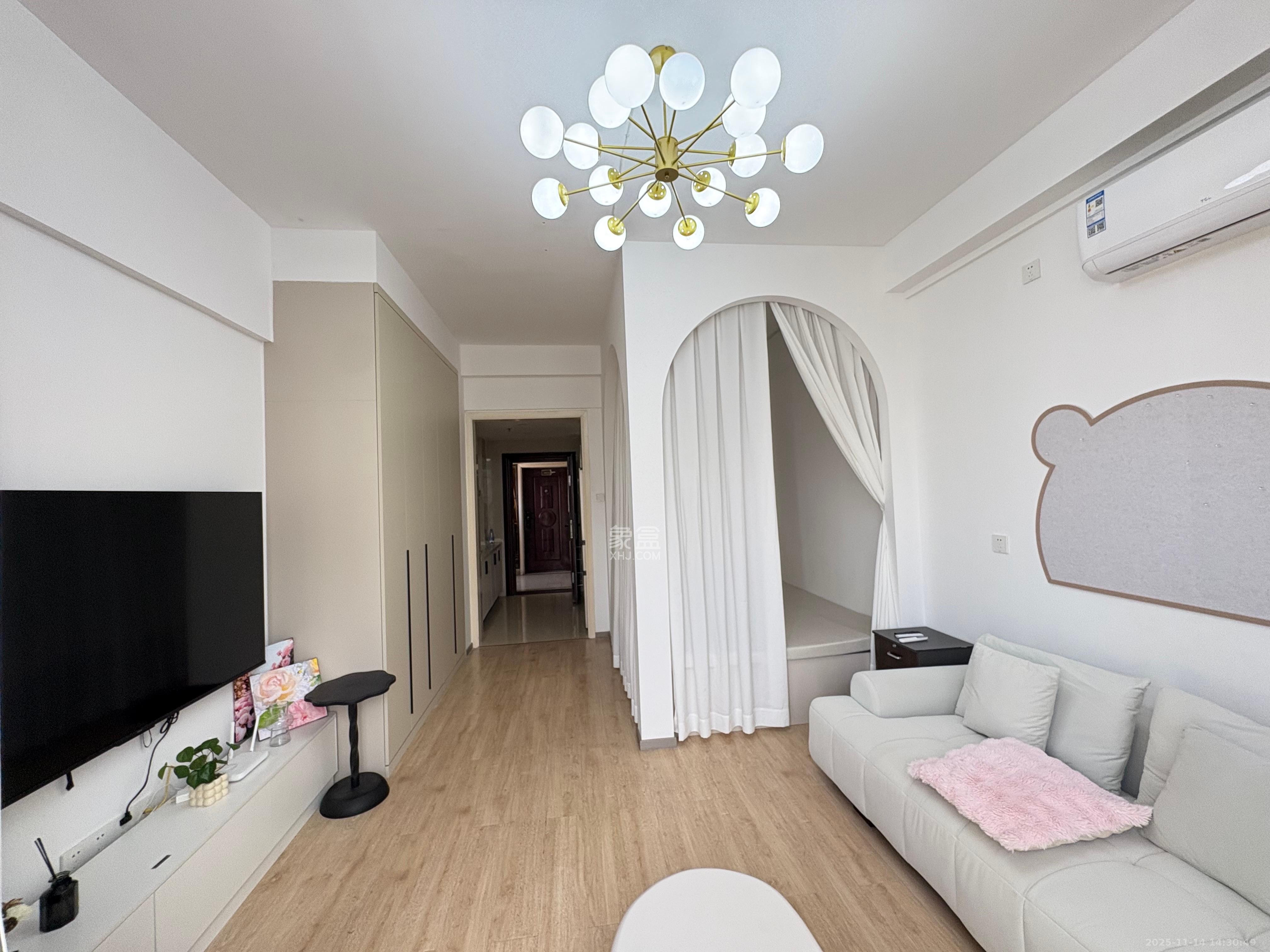 湘腾城市广场 1室0厅0卫 2100.0元/月 湘腾城市广场 1室0厅0卫 2100.0元/月室内图