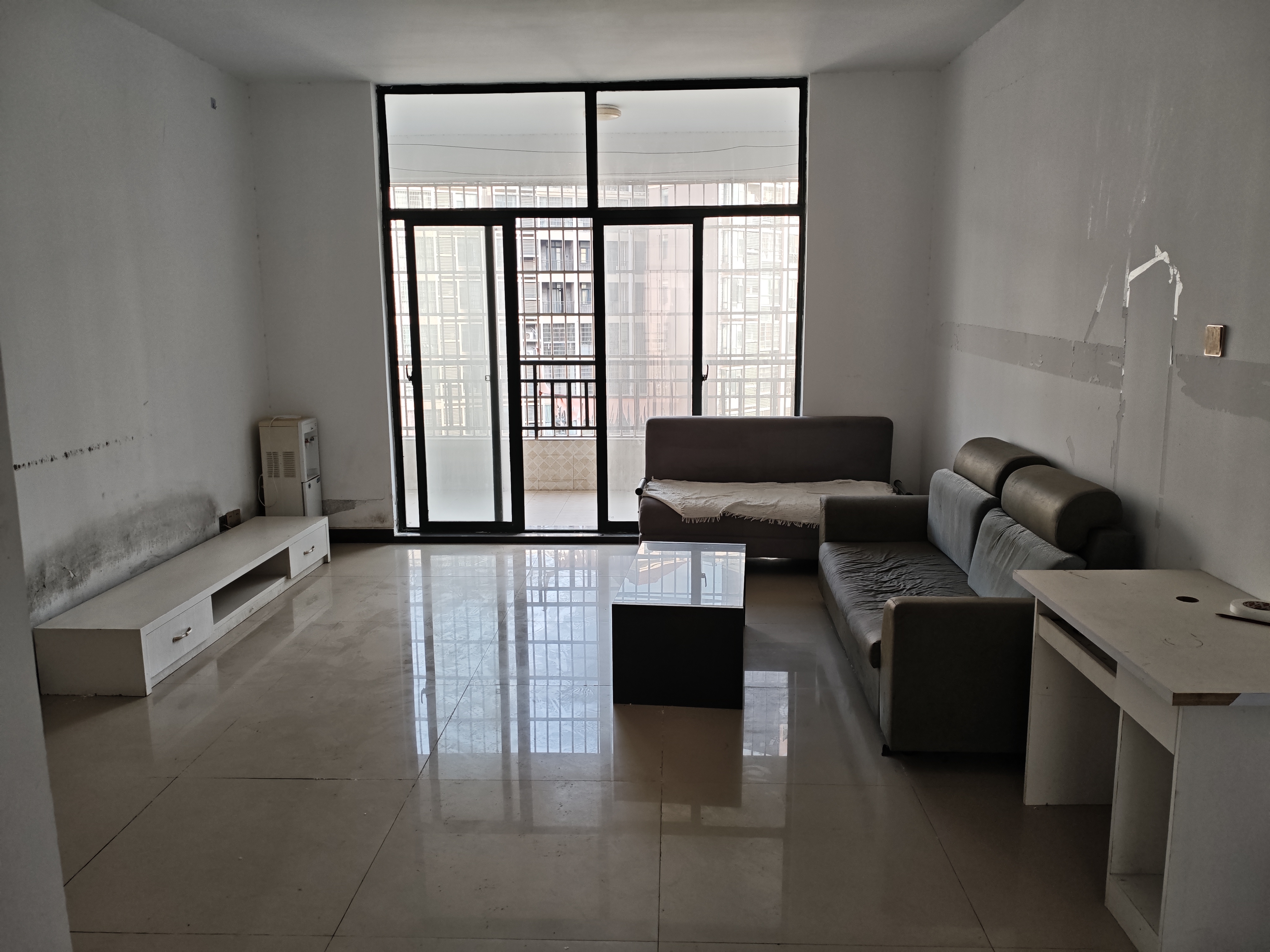 枫华府第  3室2厅2卫    1800.0元/月户型图