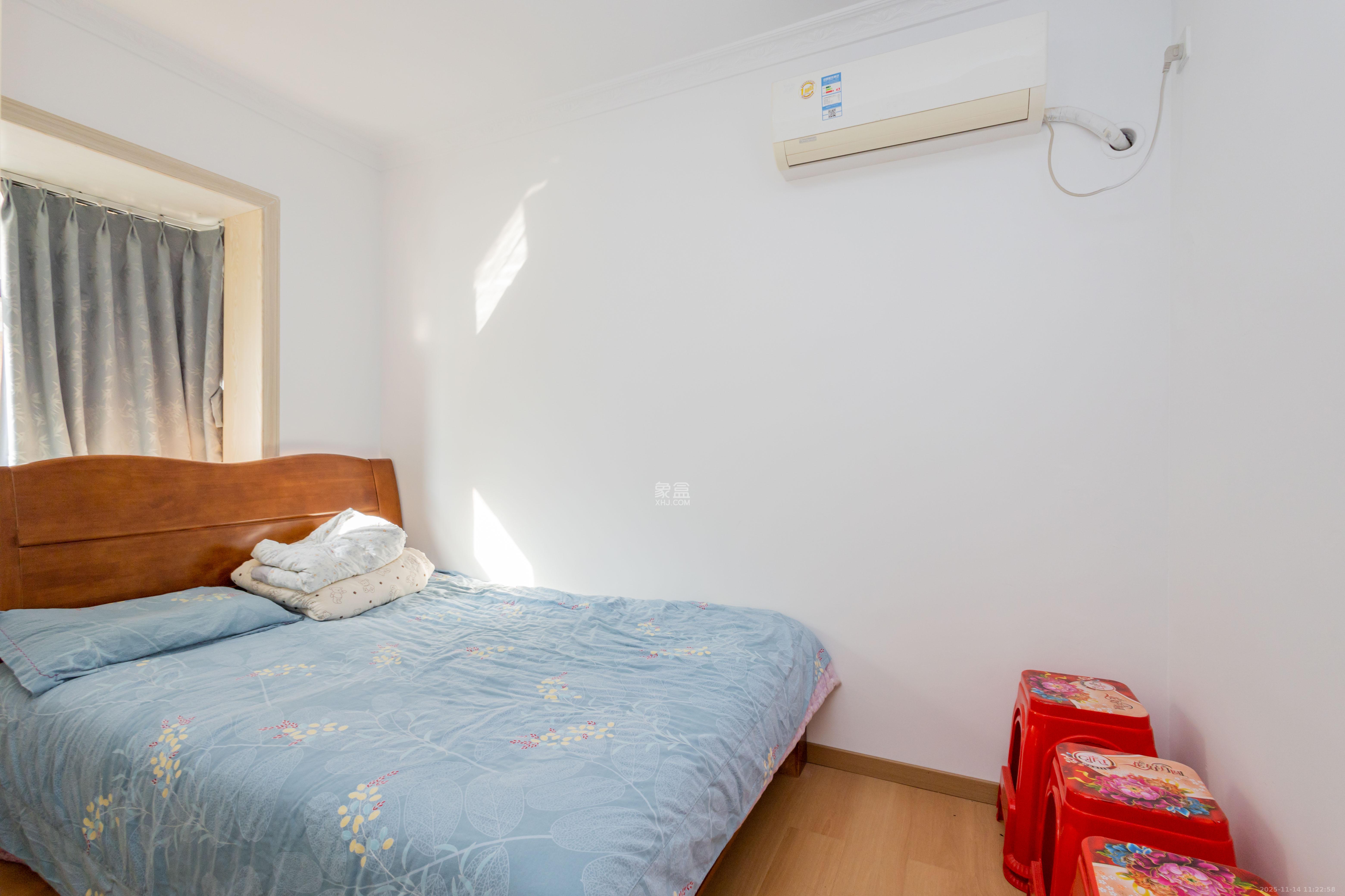 中国铁建国际城二期  3室2厅1卫    43.8万卧室