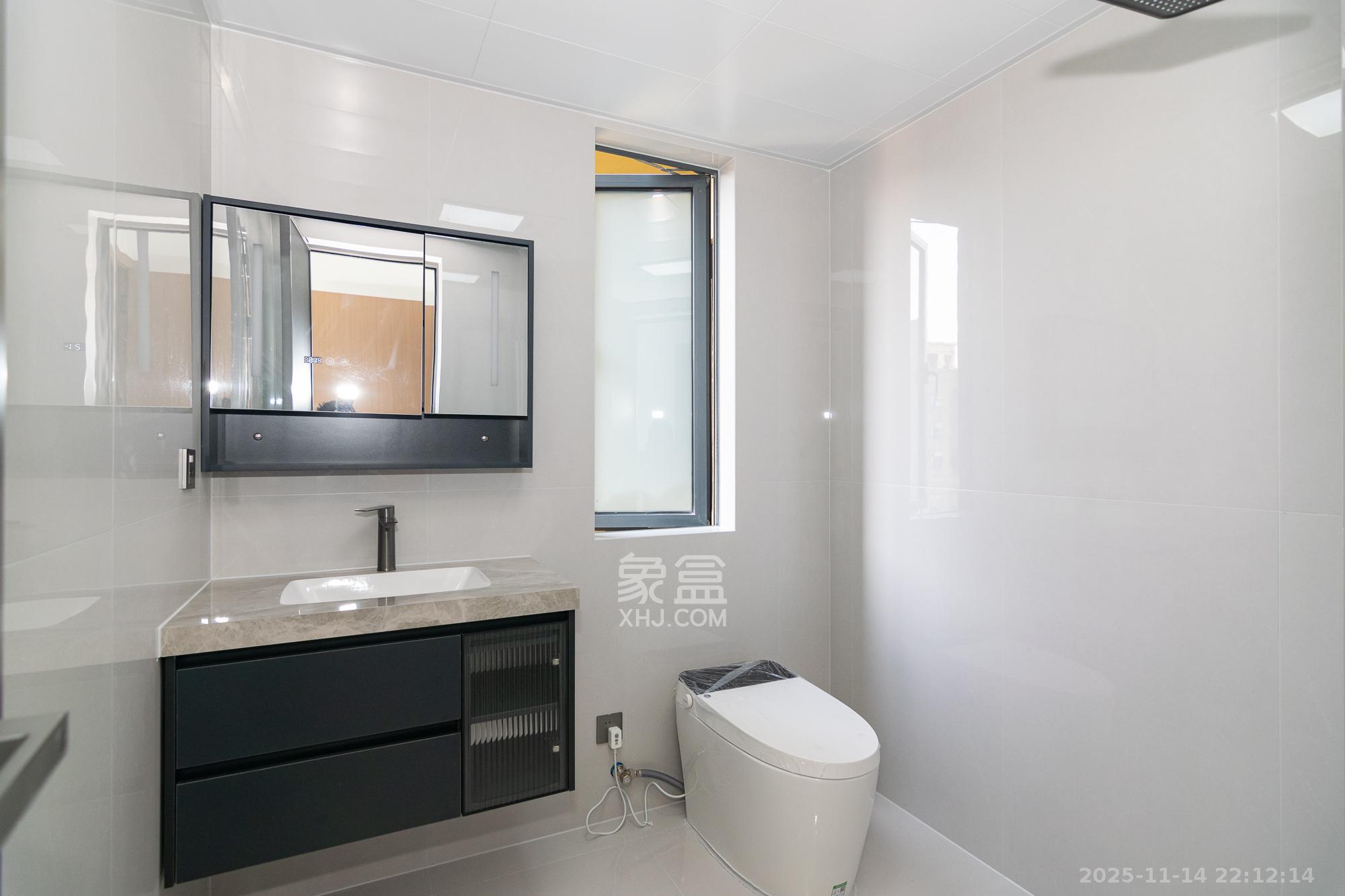 澳海月亮湾 4室2厅2卫 82.8万 澳海月亮湾 4室2厅2卫 82.8万卫生间