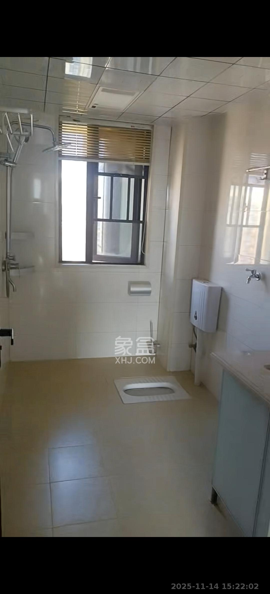 和润园三期 3室2厅2卫 2800.0元/月 和润园三期 3室2厅2卫 2800.0元/月室内图