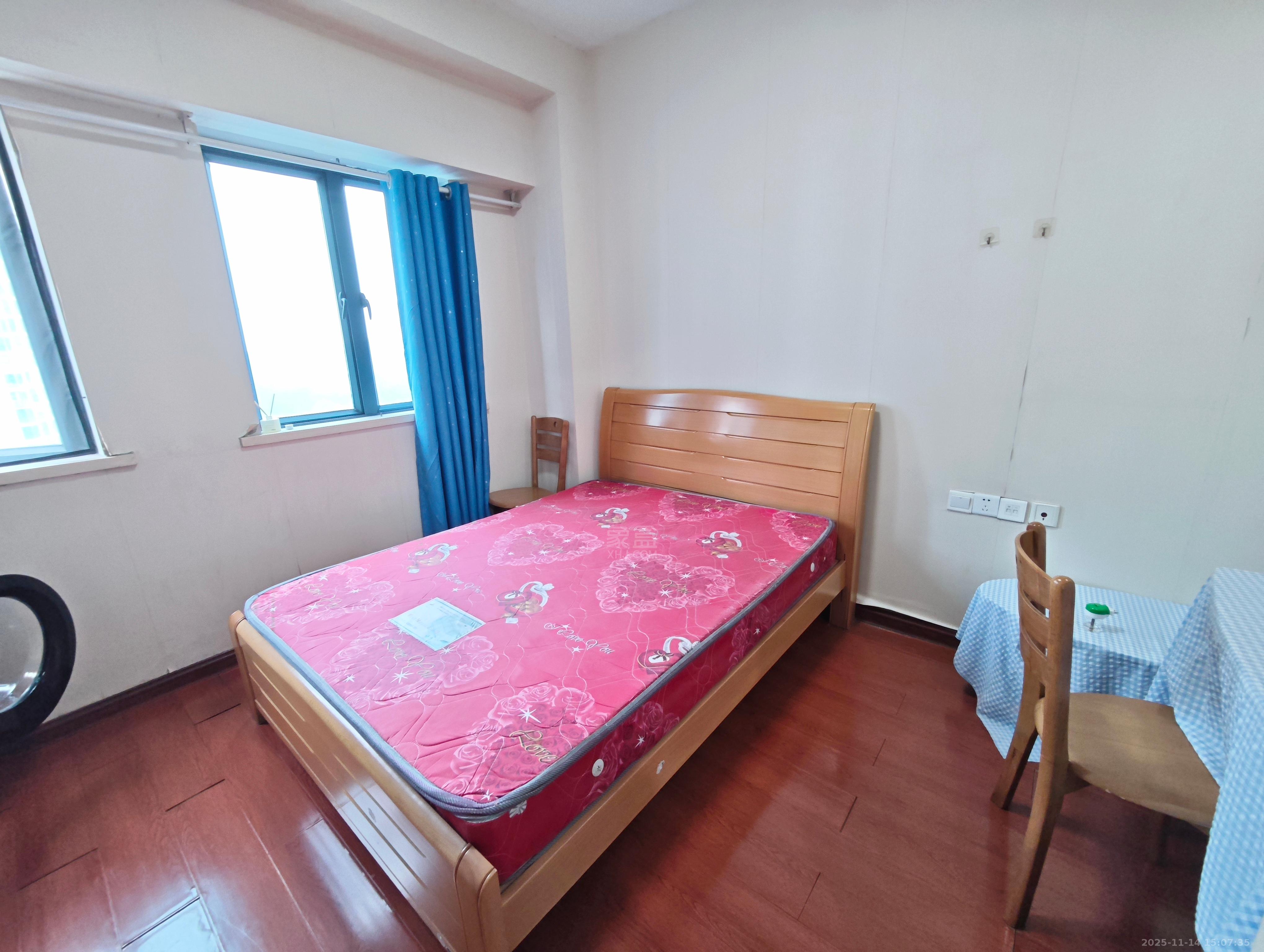 山水国际  1室1厅1卫    1200.0元/月室内图