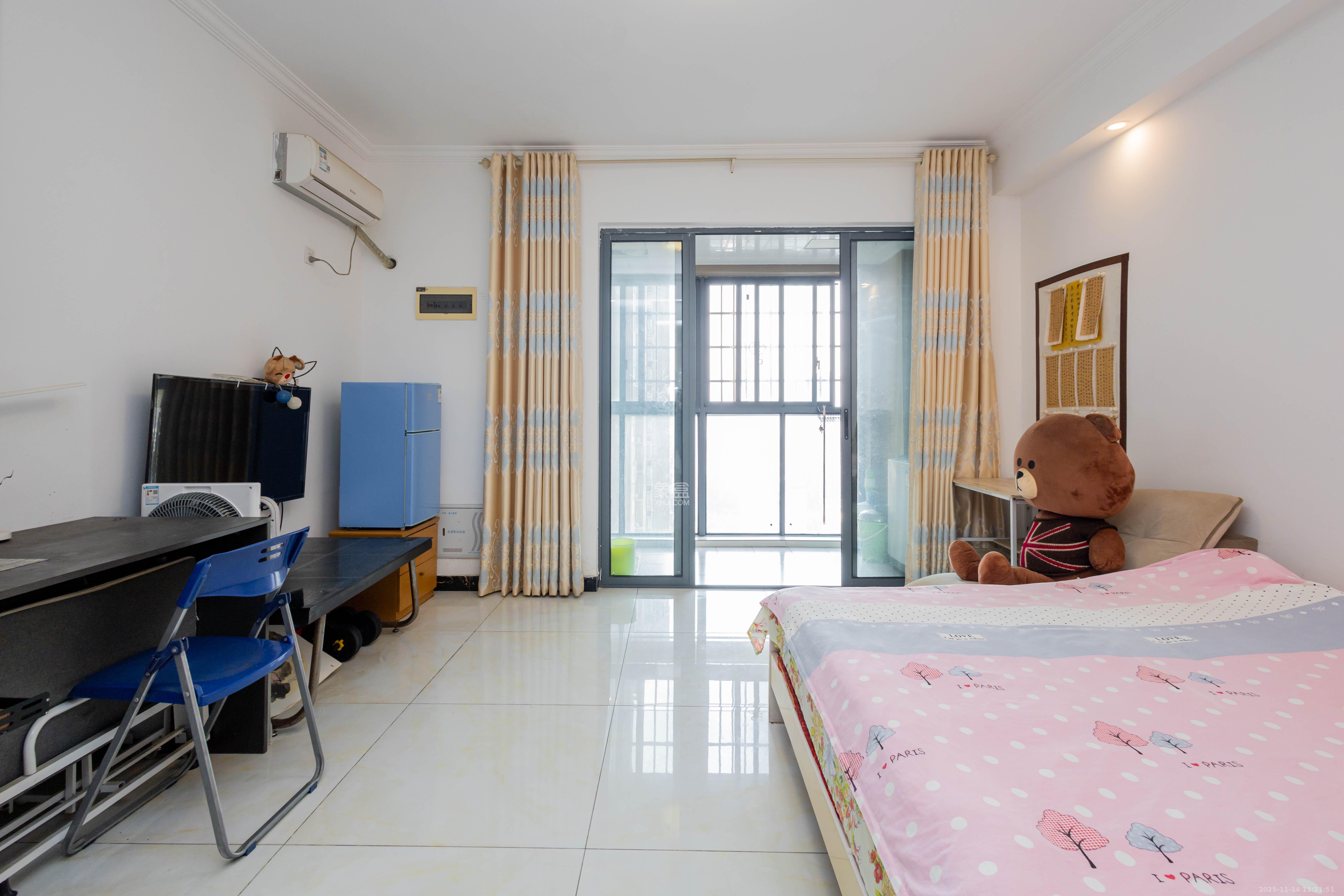 中欣楚天雅郡  1室1厅1卫    20.0万客厅