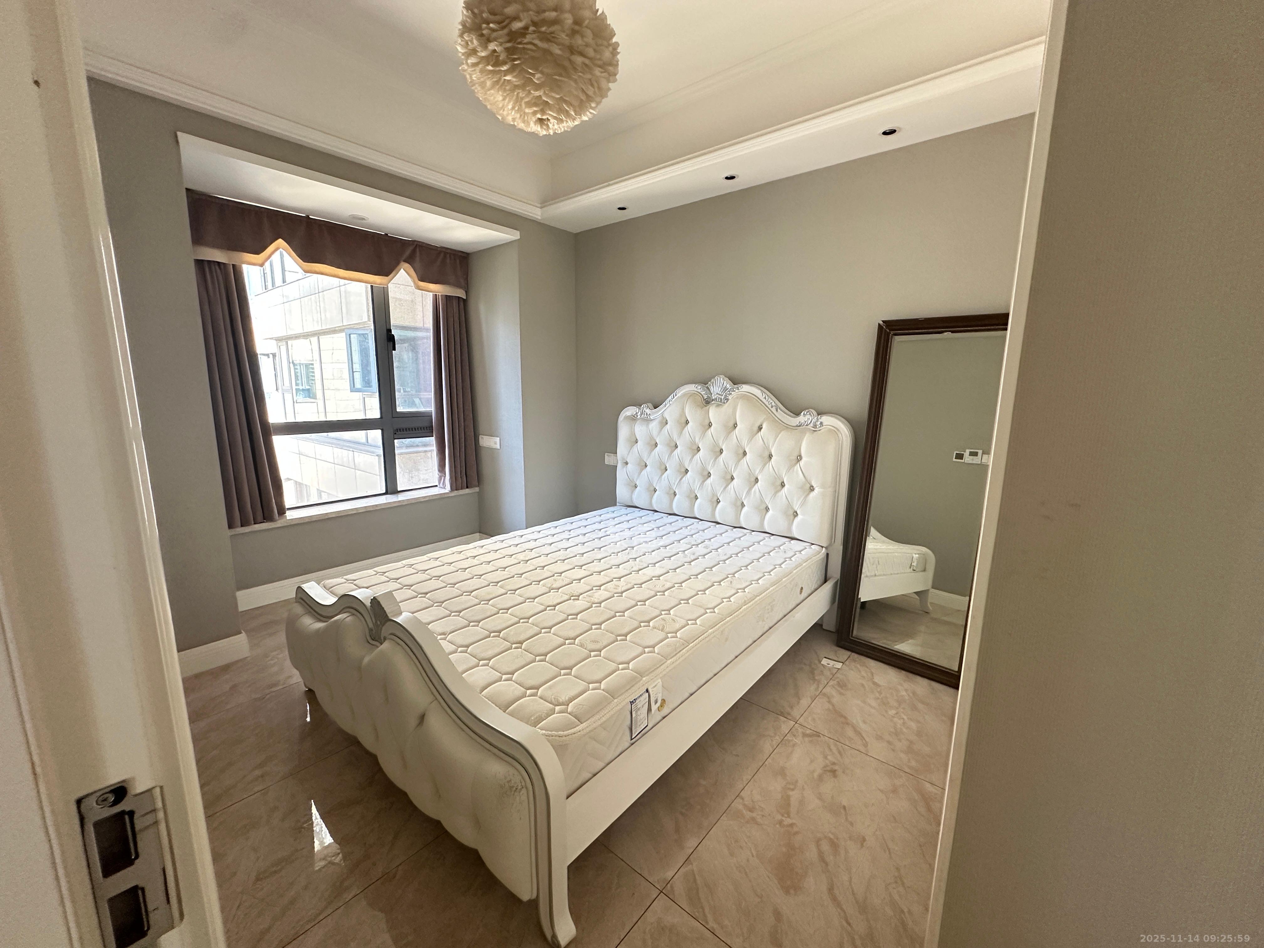 保利国际广场  3室2厅2卫    8000.0元/月室内图