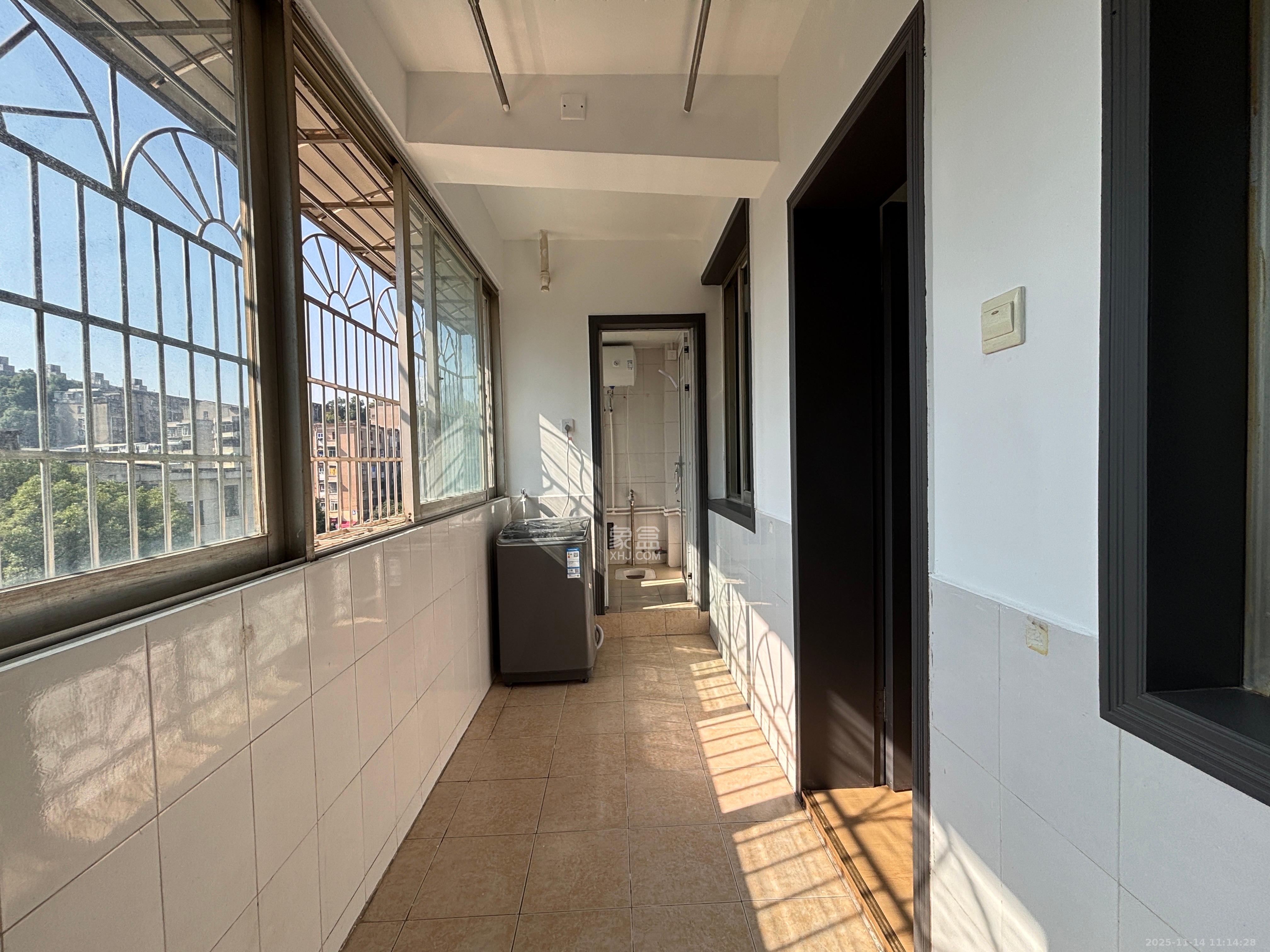 天龙花园 2室2厅1卫 2500.0元/月 天龙花园 2室2厅1卫 2500.0元/月室内图