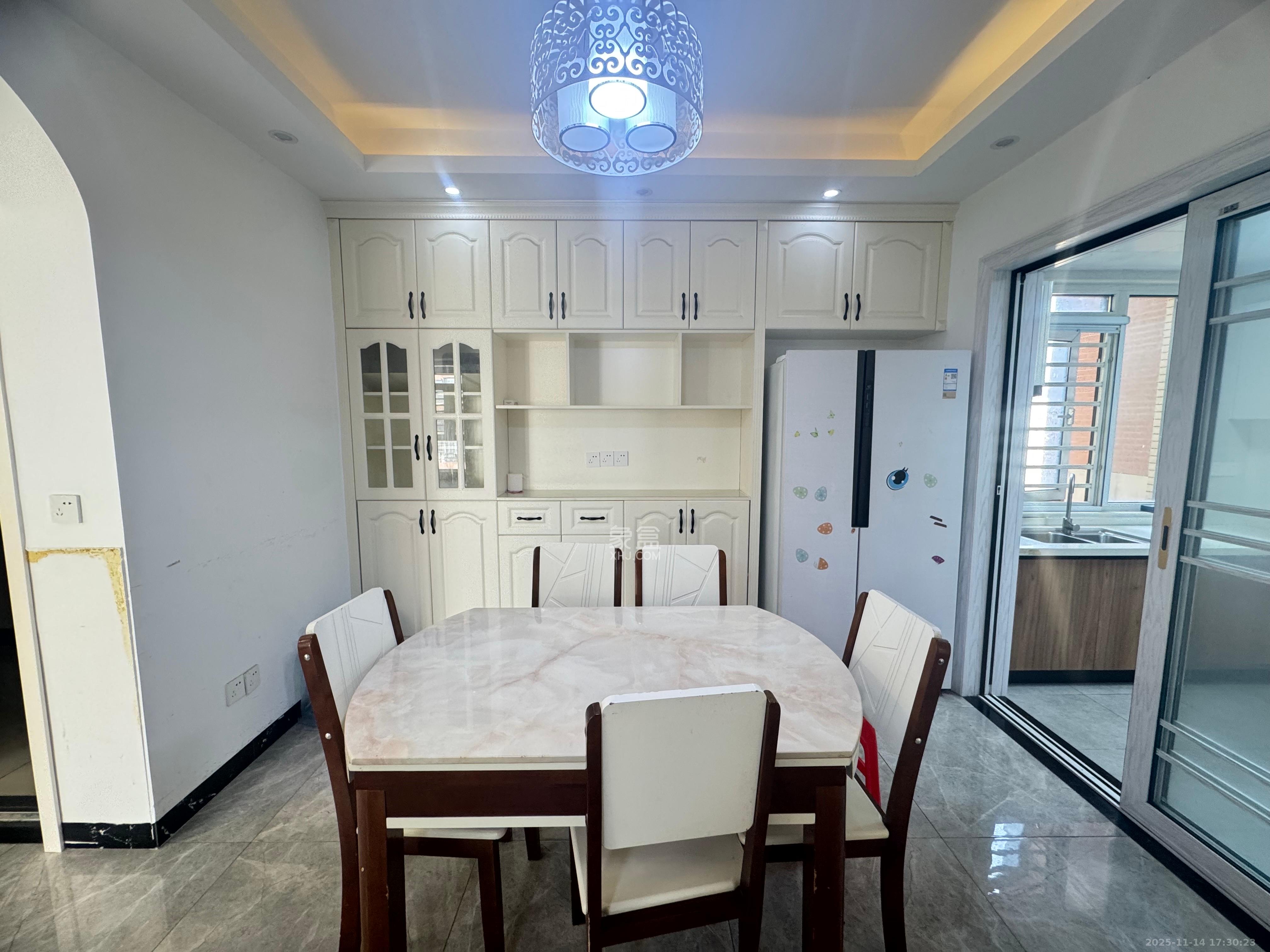 楚天世纪城东苑 3室2厅2卫 1900.0元/月 楚天世纪城东苑 3室2厅2卫 1900.0元/月室内图