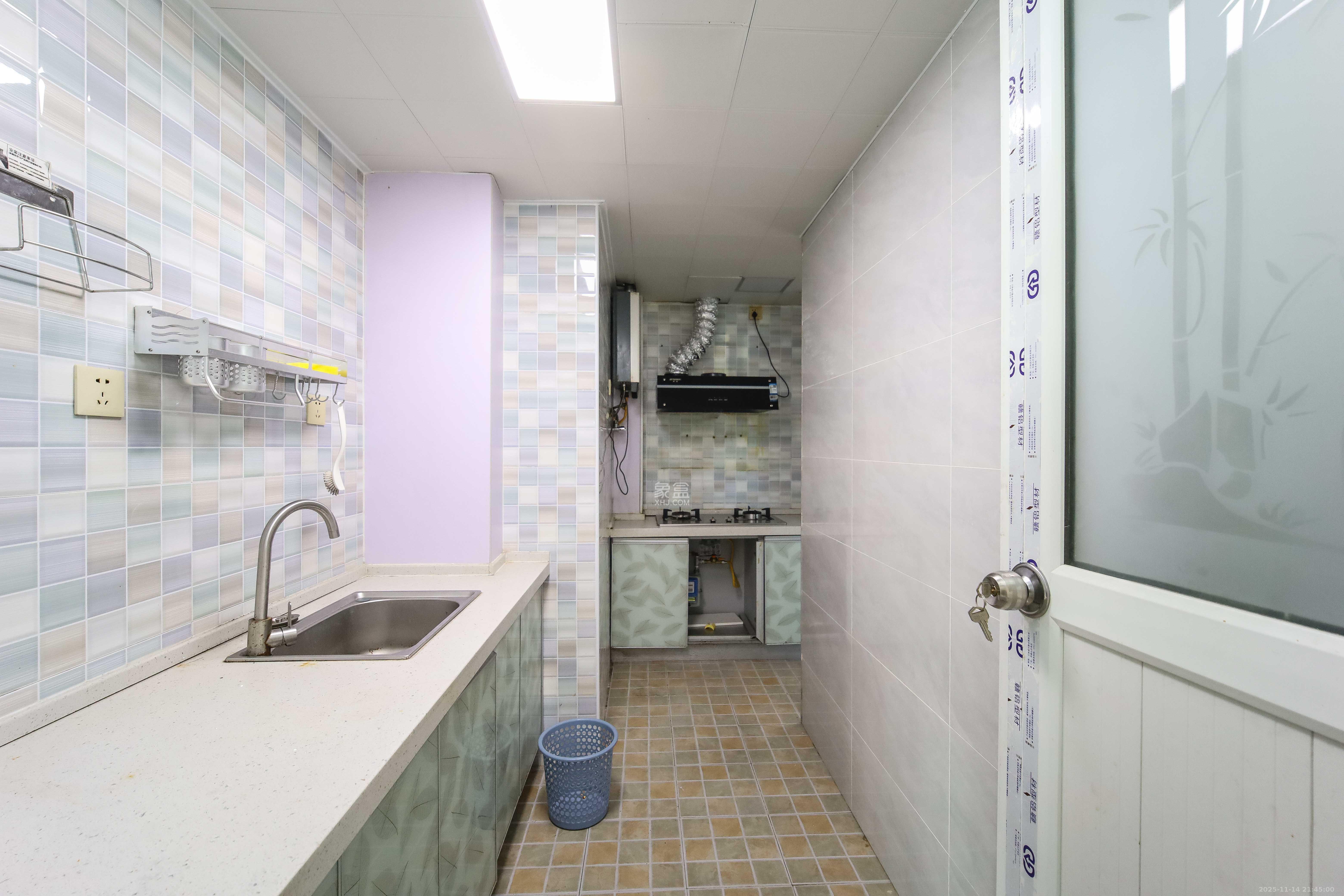 华城广场 2室1厅1卫 69.8万 华城广场 2室1厅1卫 69.8万厨房