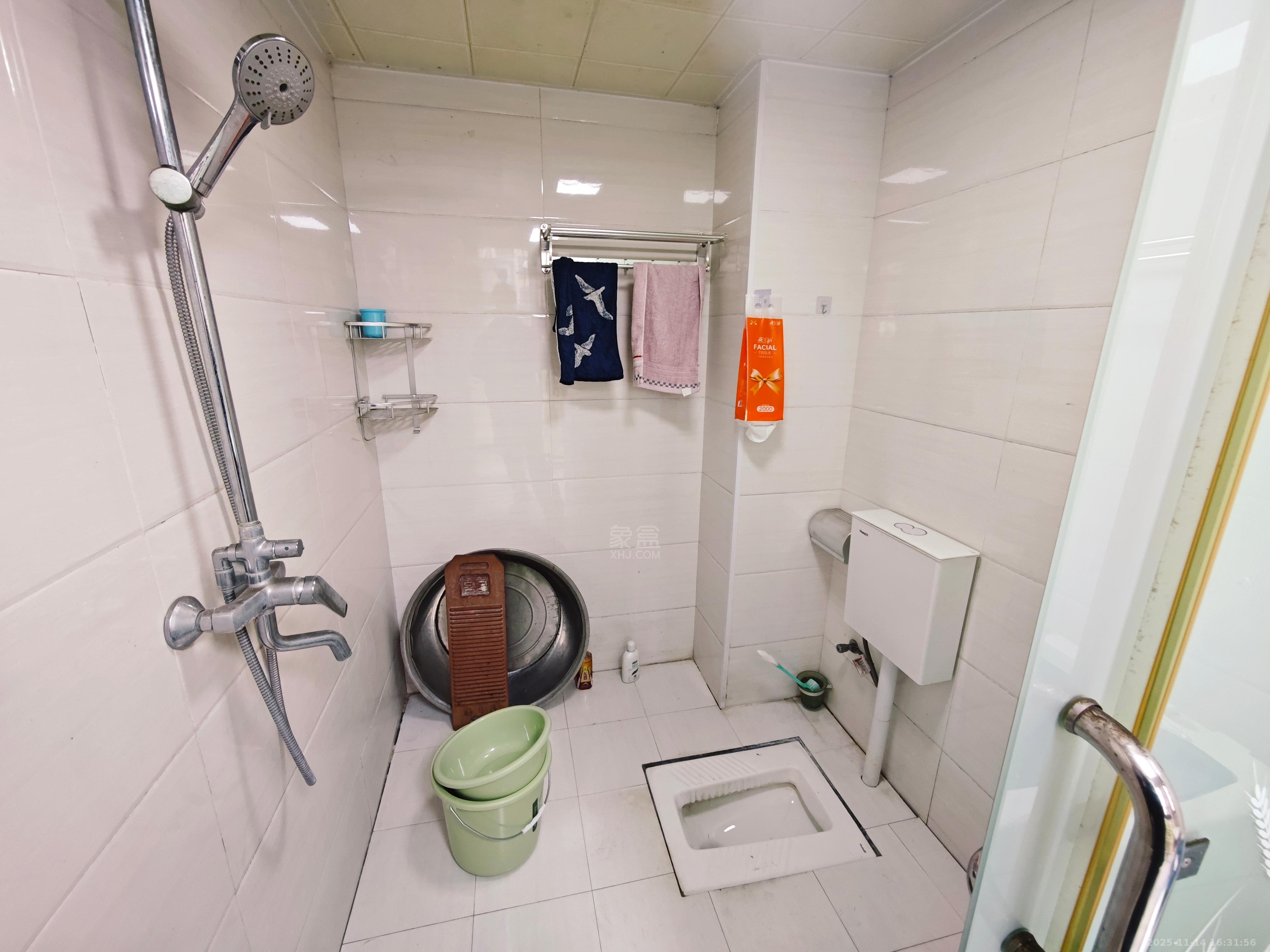 栗雨香堤  3室2厅1卫    1800.0元/月室内图