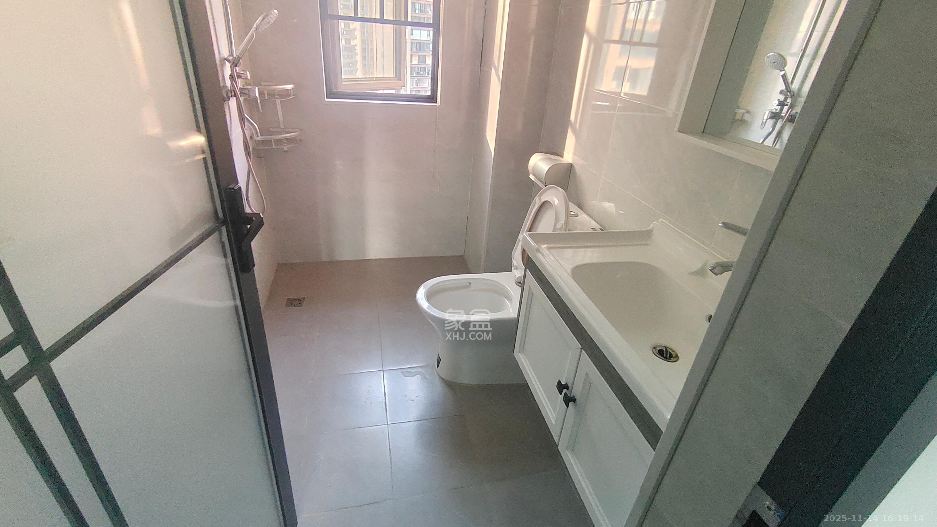 中建钰和城  3室2厅2卫    3200.0元/月室内图