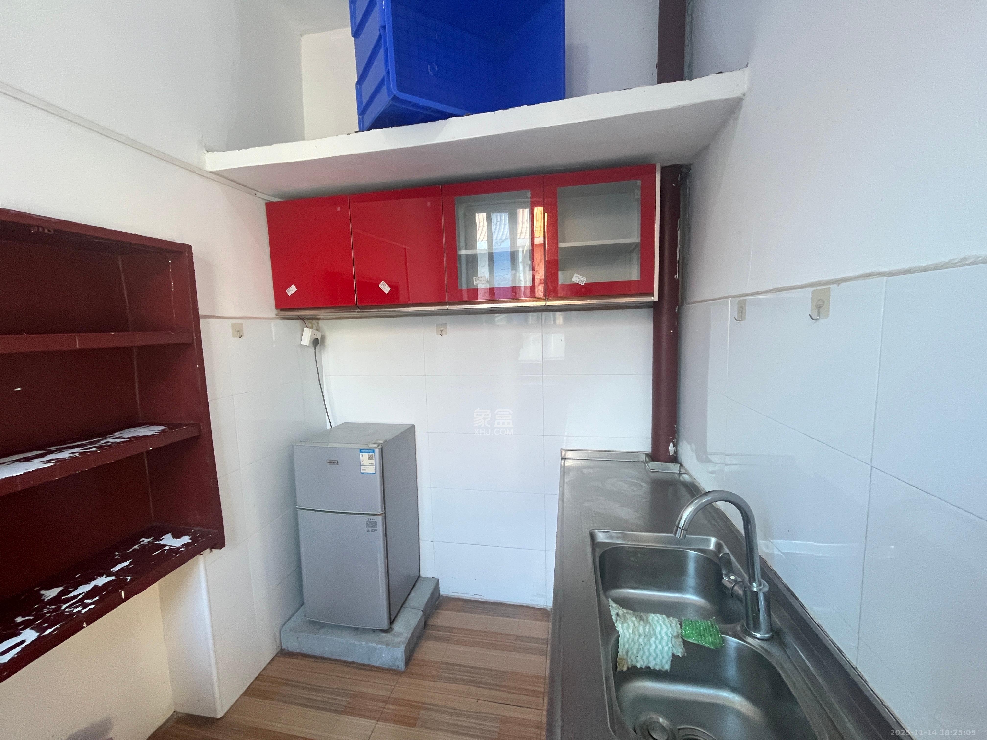 市直属机关宿舍 1室0厅1卫 1000.0元/月 市直属机关宿舍 1室0厅1卫 1000.0元/月室内图