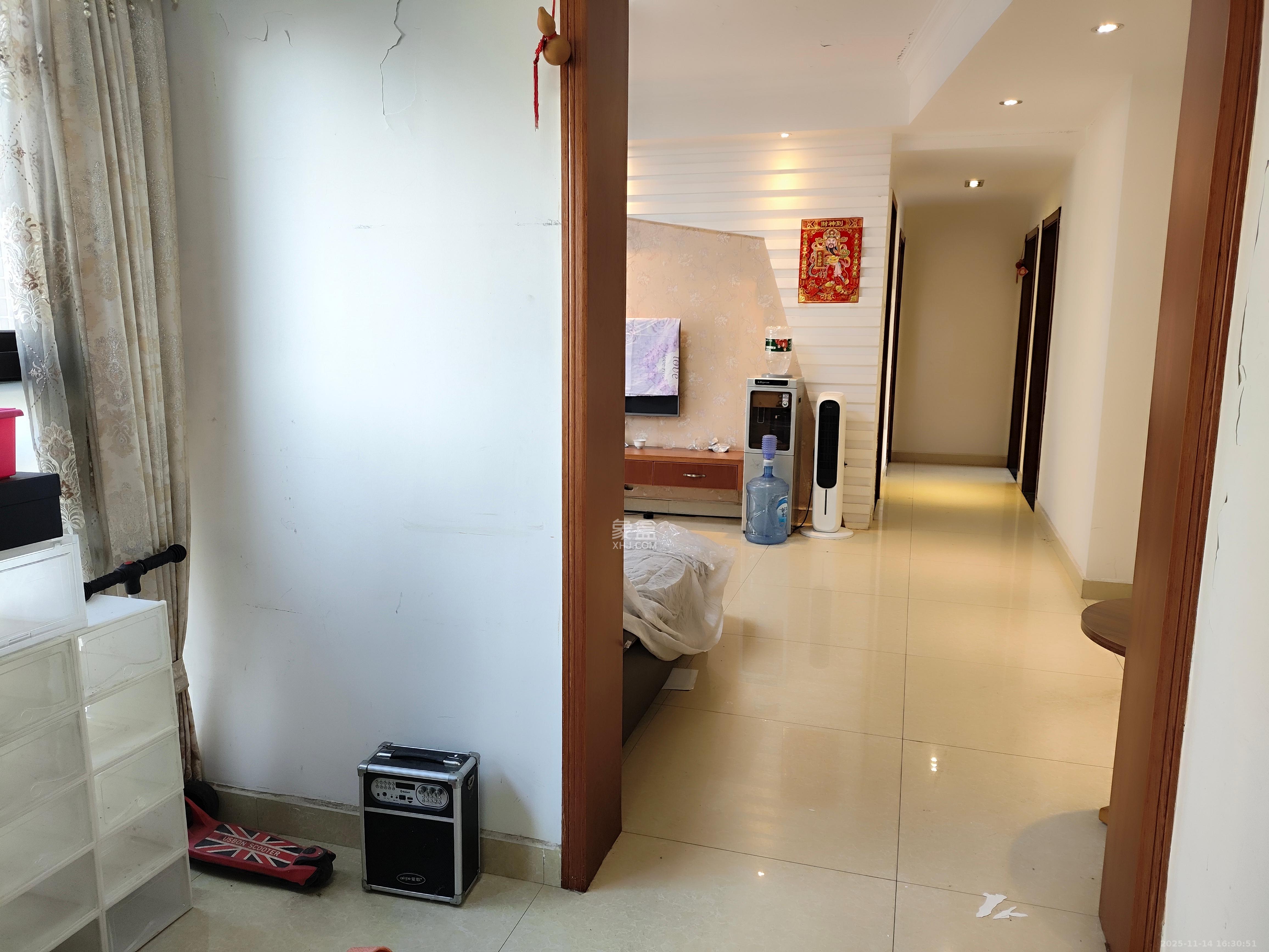 钱隆樽品(一、二、三期)  3室2厅2卫    2500.0元/月室内图