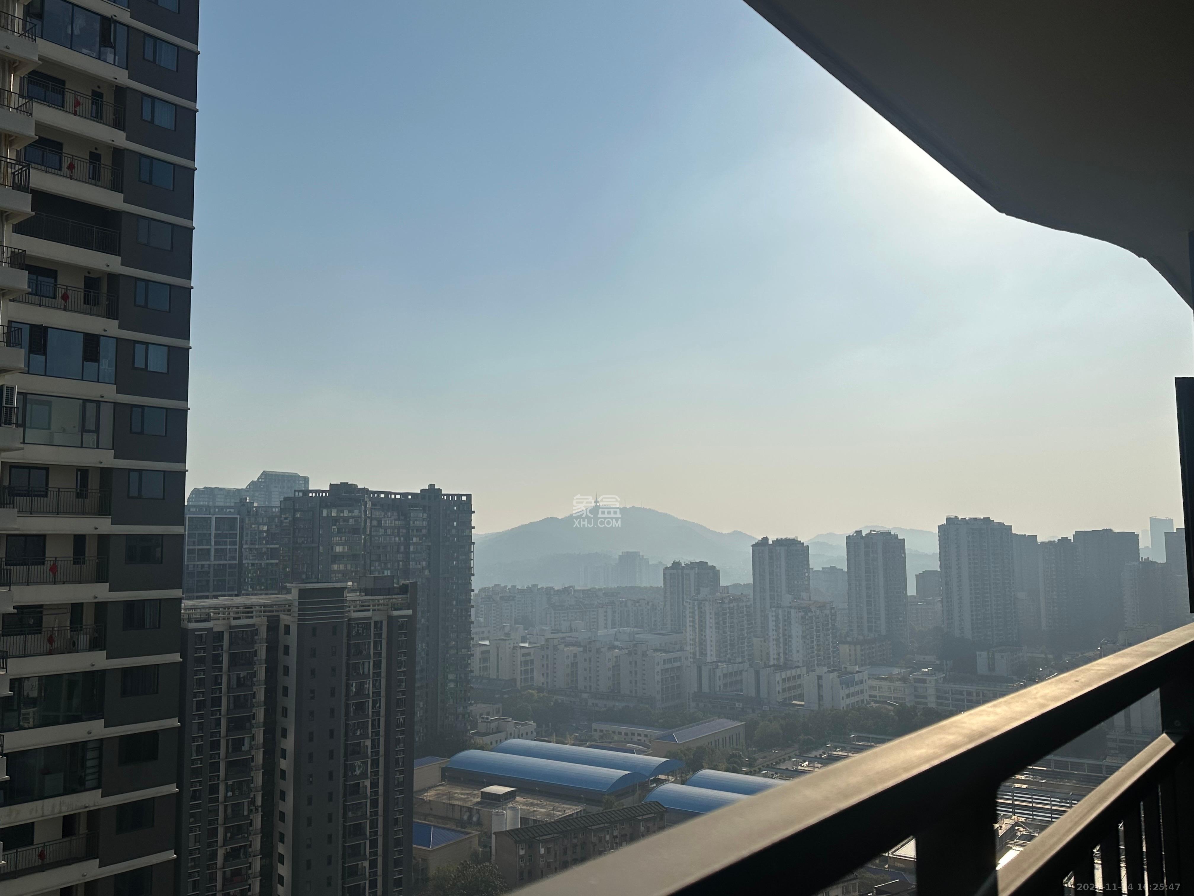 滨江府1913  4室2厅2卫    9000.0元/月室内图1