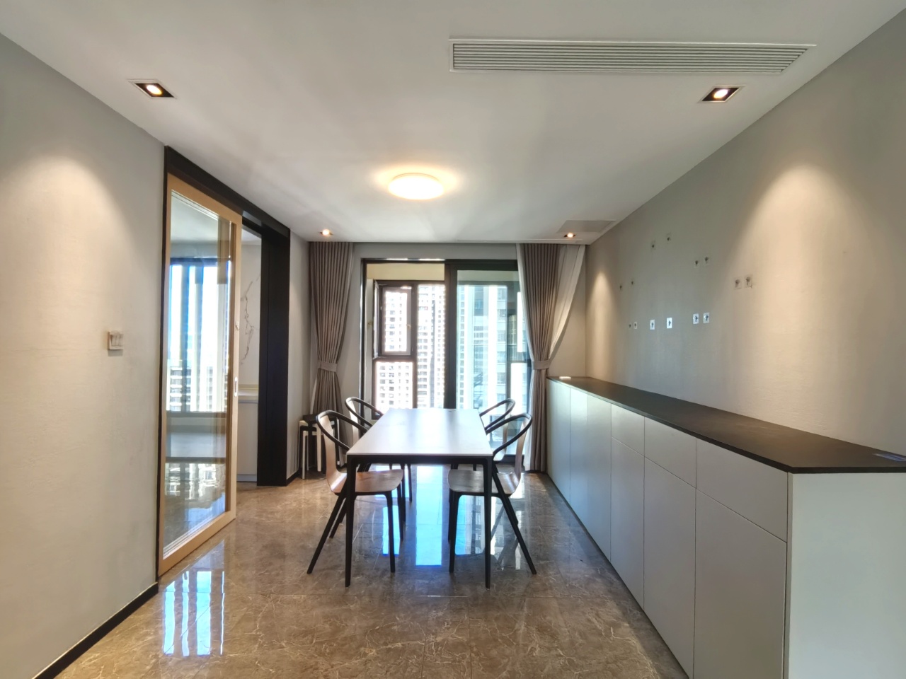 融创海口一号  4室2厅2卫    6000.0元/月室内图