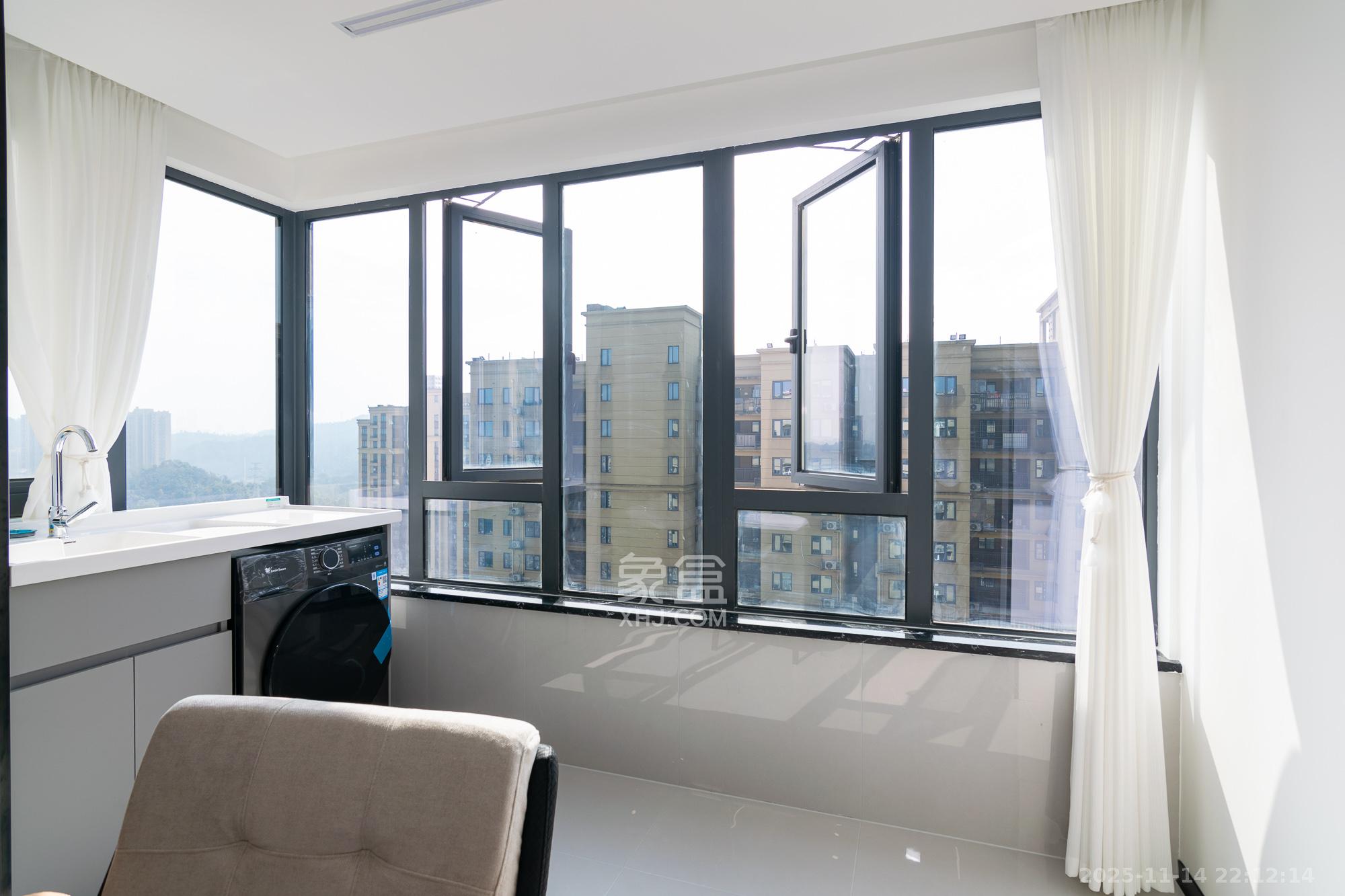 澳海月亮湾 4室2厅2卫 82.8万 澳海月亮湾 4室2厅2卫 82.8万阳台